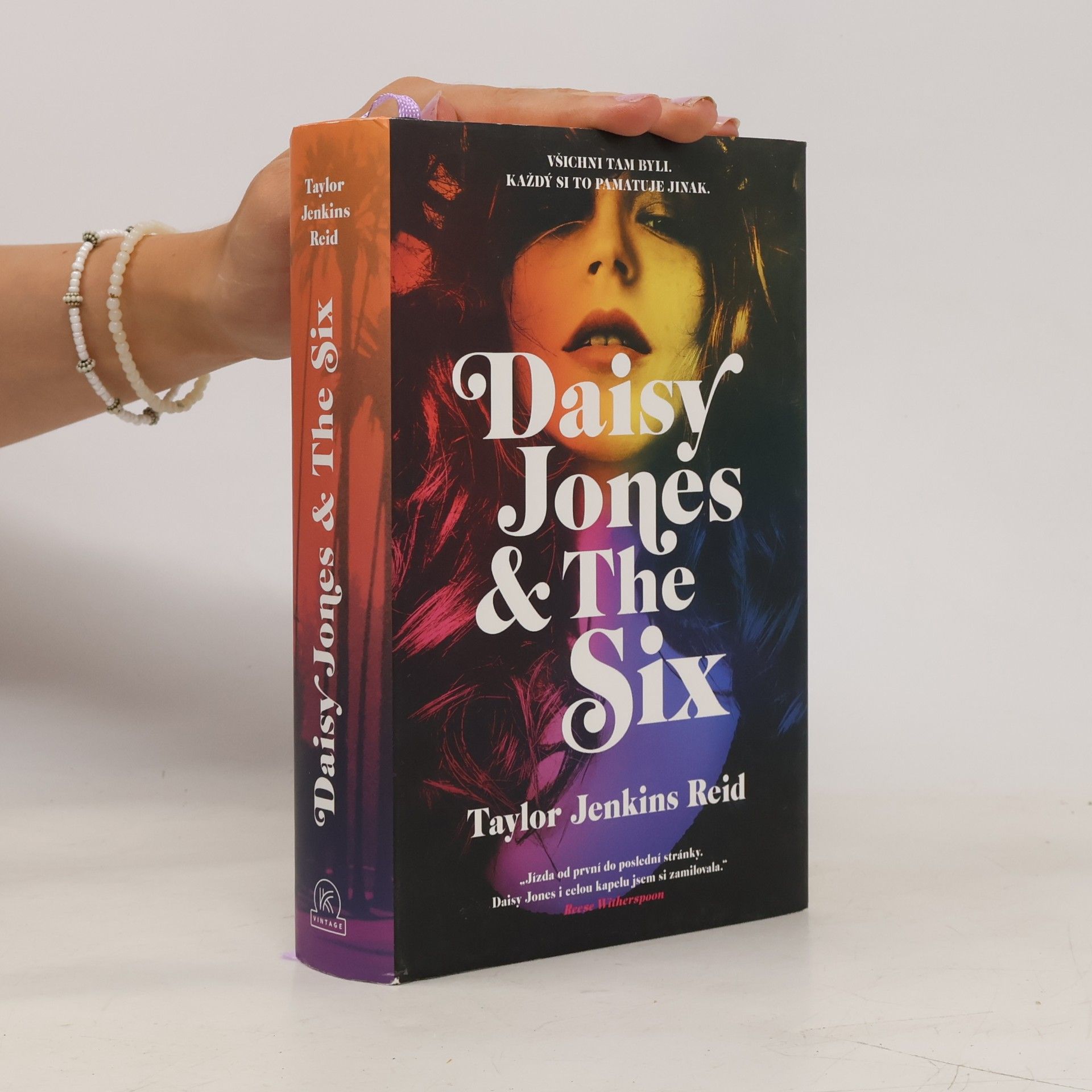Taylor Jenkins Reid Daisy Jones & The Six