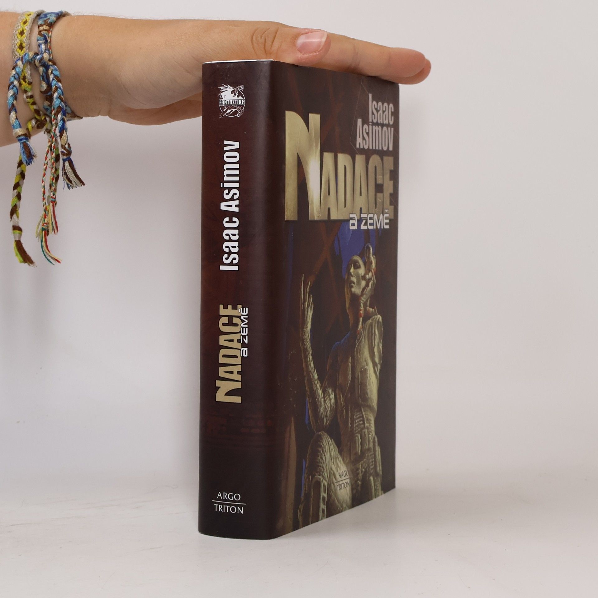 Isaac Asimov Nadace a Země