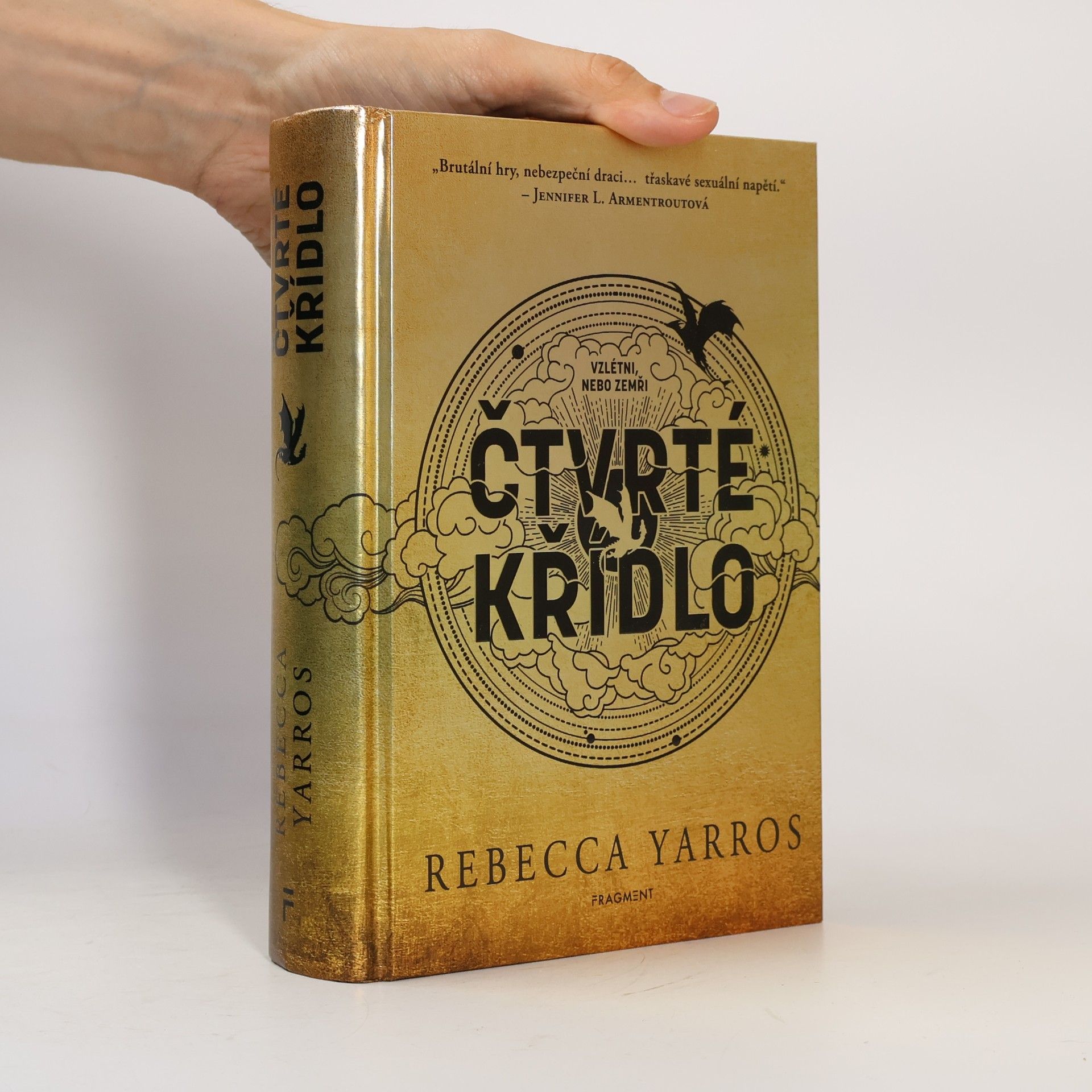 Rebecca Yarros Čtvrté křídlo