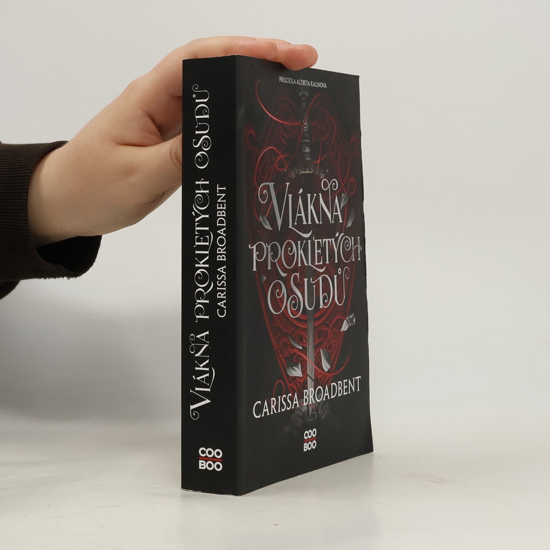 Carissa Broadbent Vlákna prokletých osudů