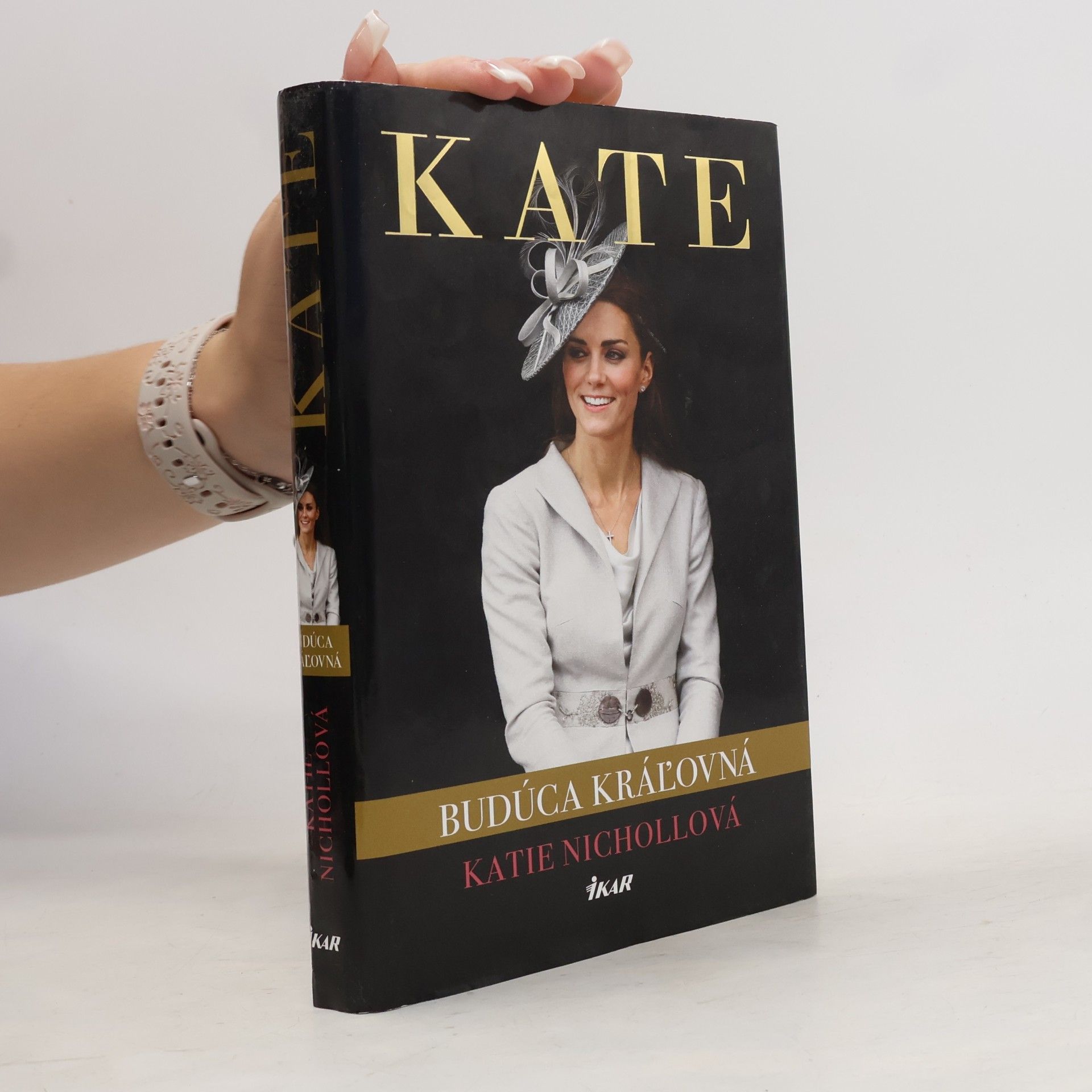 Katie Nicholl Kate. Budúca kráľovná
