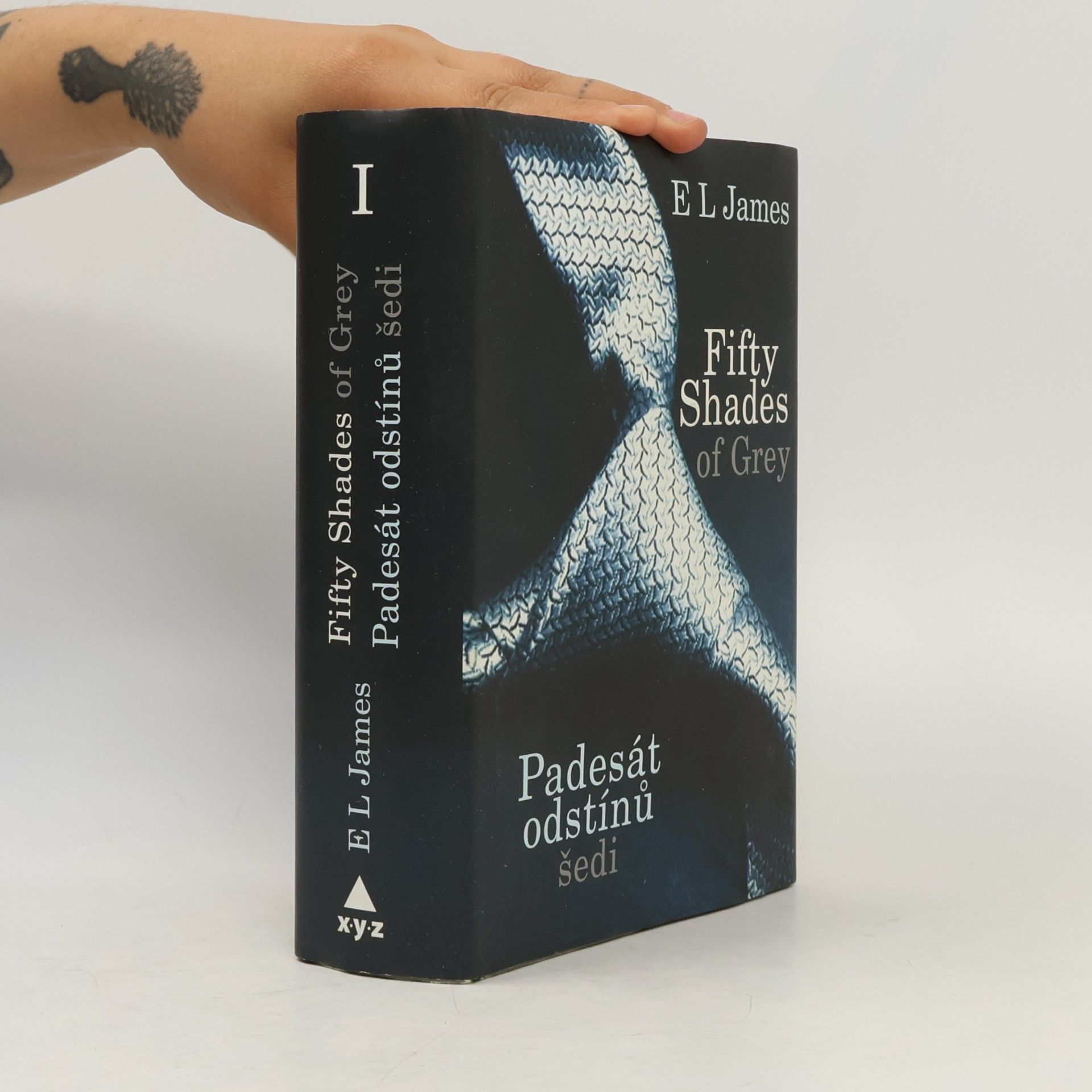 E. L. James Padesát odstínů šedi