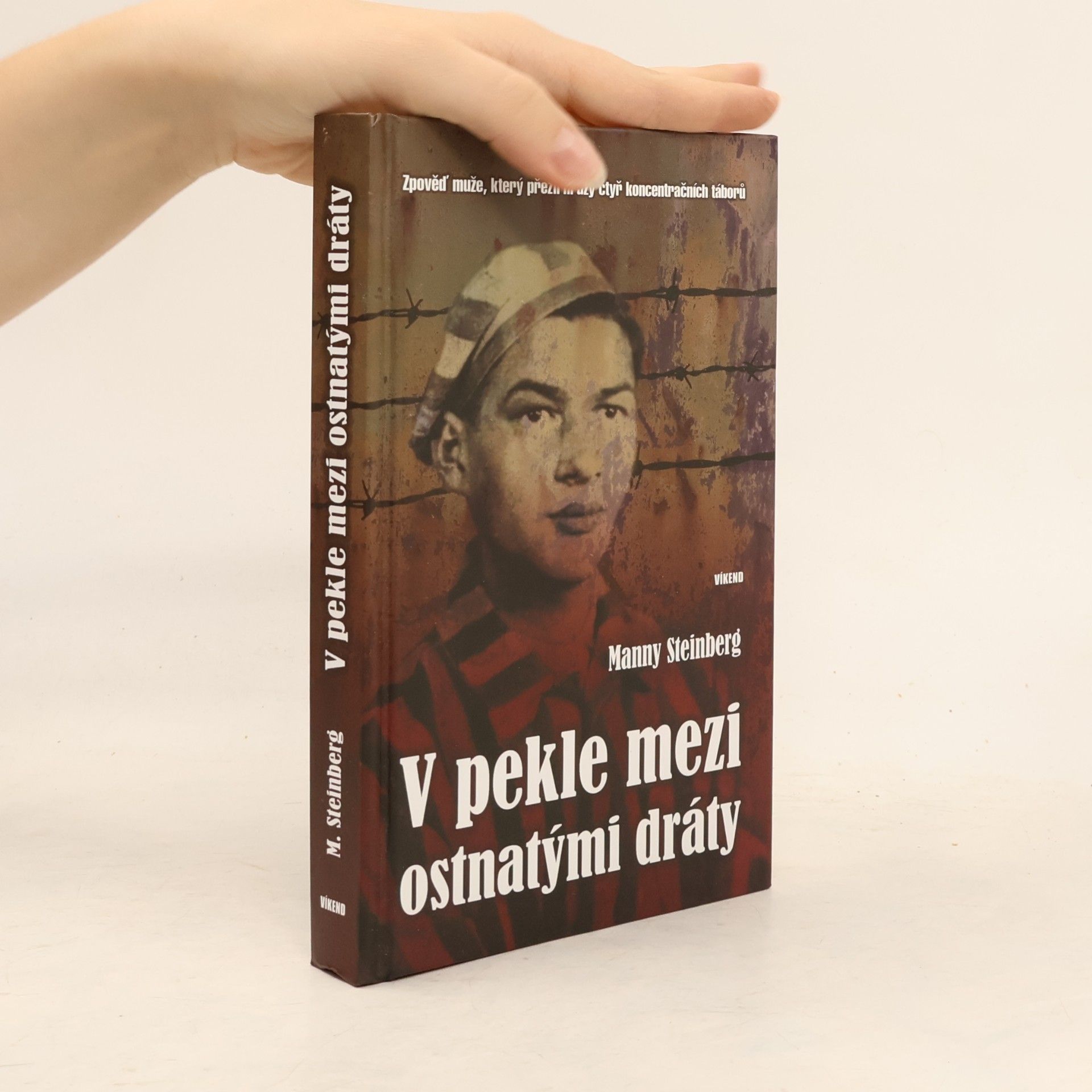 Manny Steinberg V pekle mezi ostnatými dráty