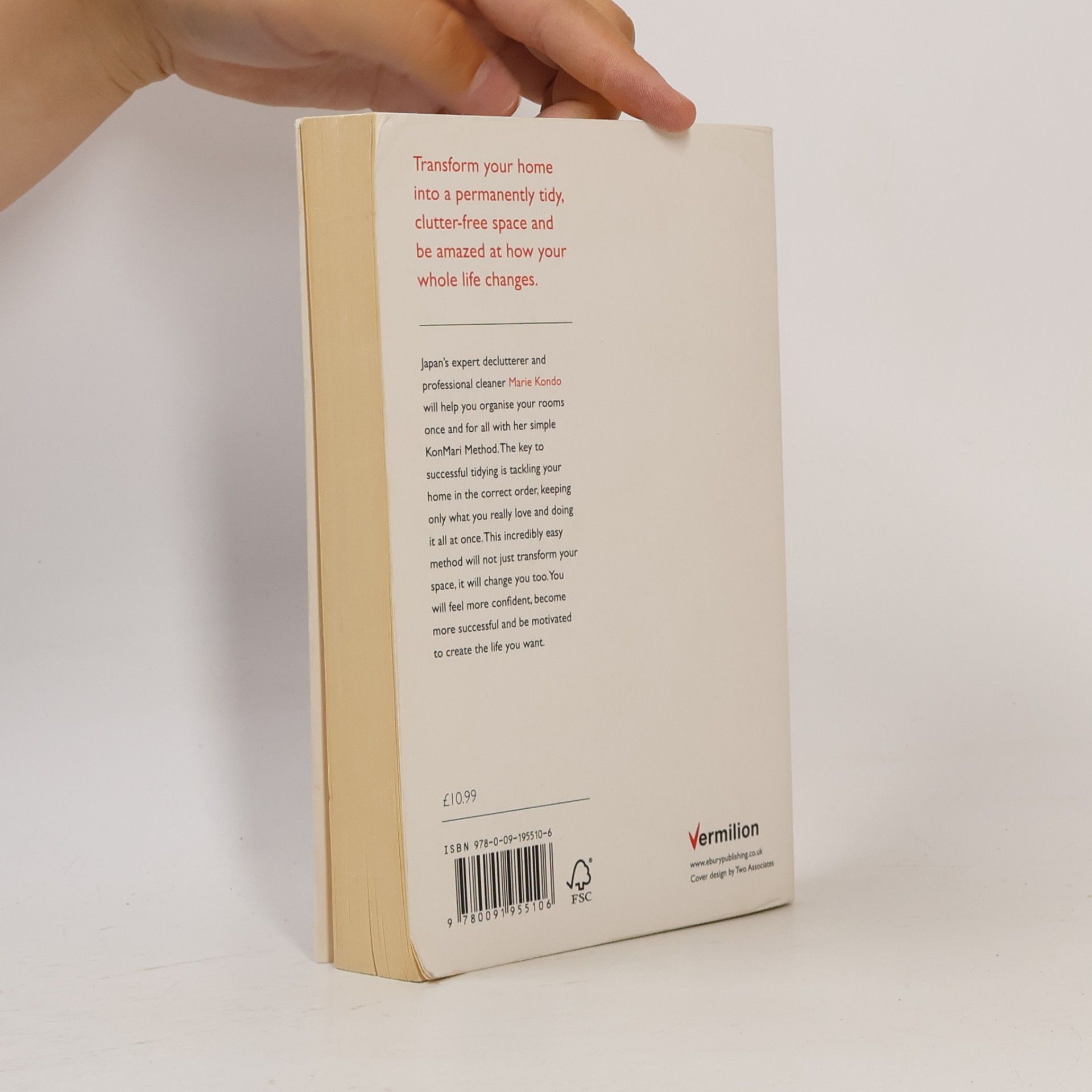 Marie Kondo The Life-changing Magic of Tidying