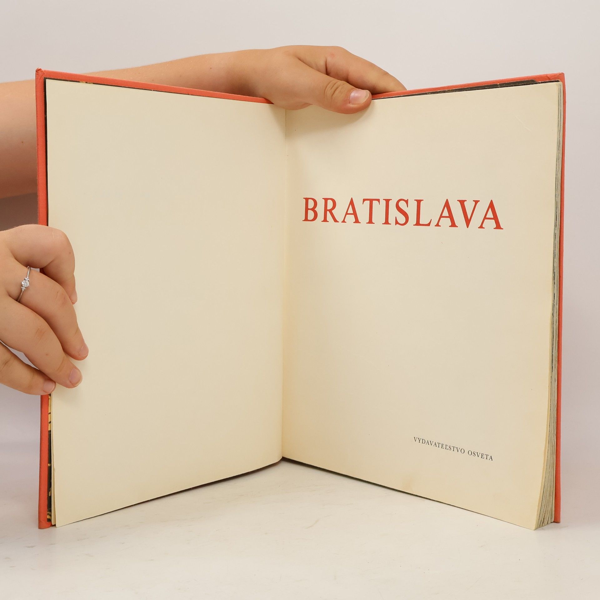 Autores varios Bratislava