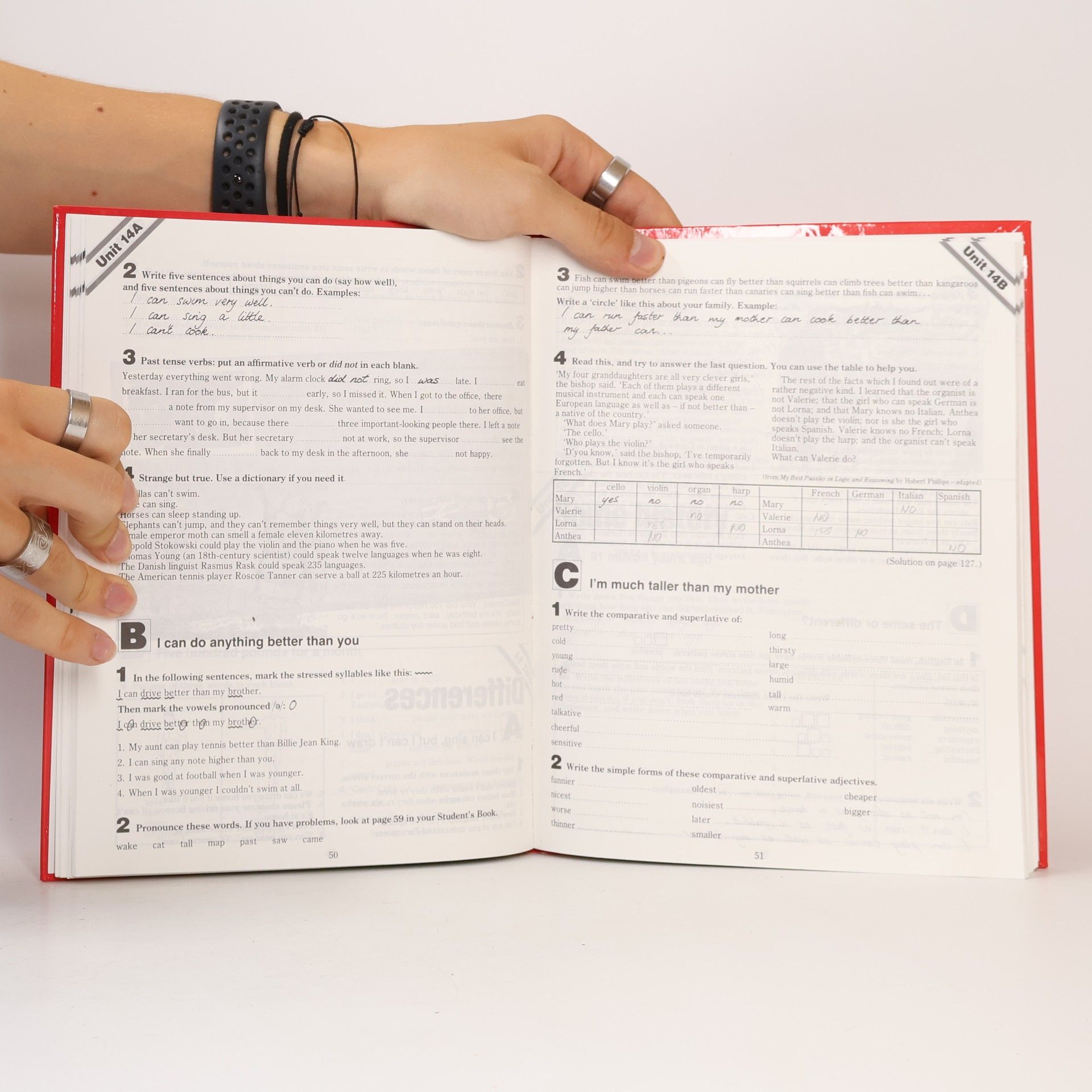 Catherine Walter The Cambridge english course 1. Practice book
