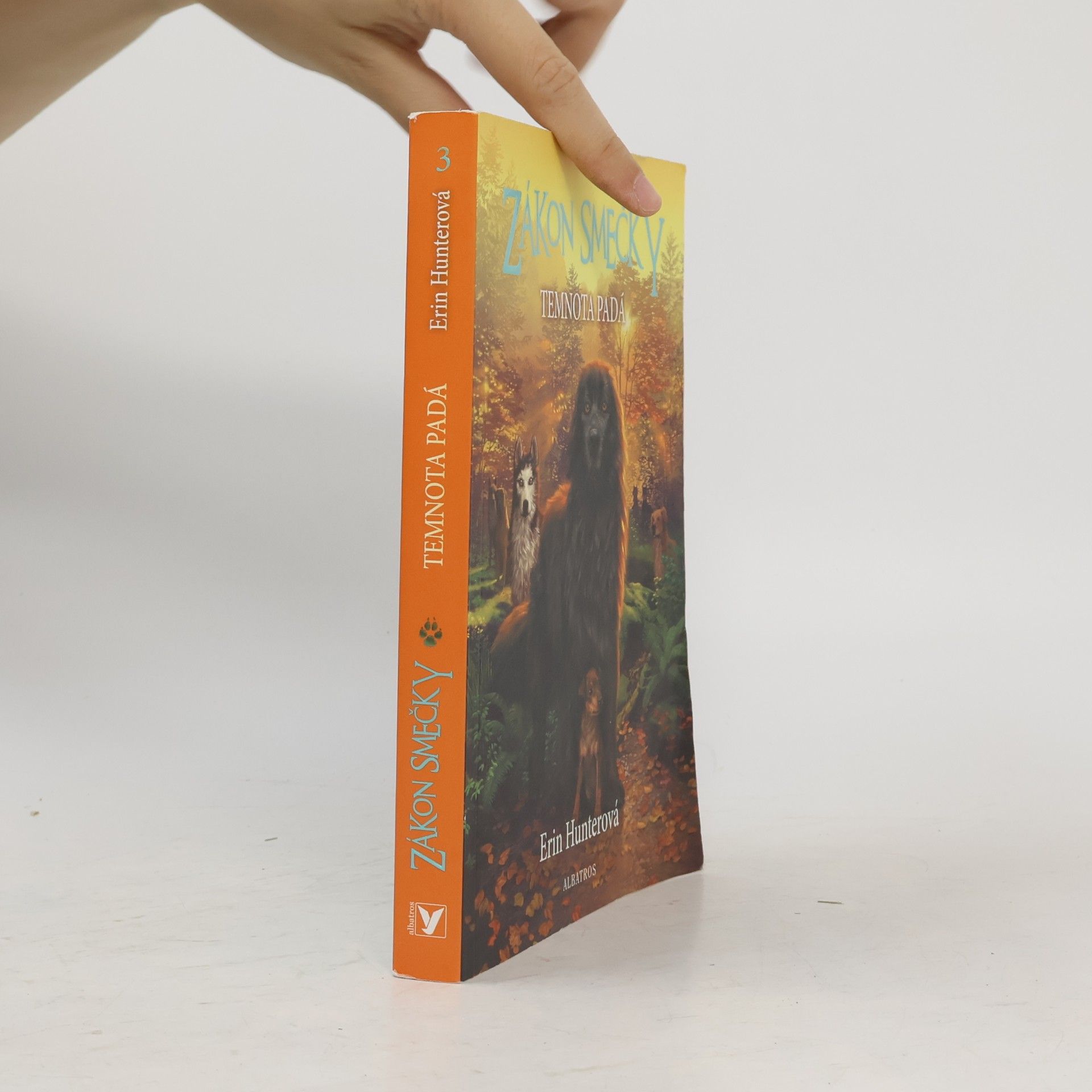 Erin Hunter Zákon smečky: Temnota padá