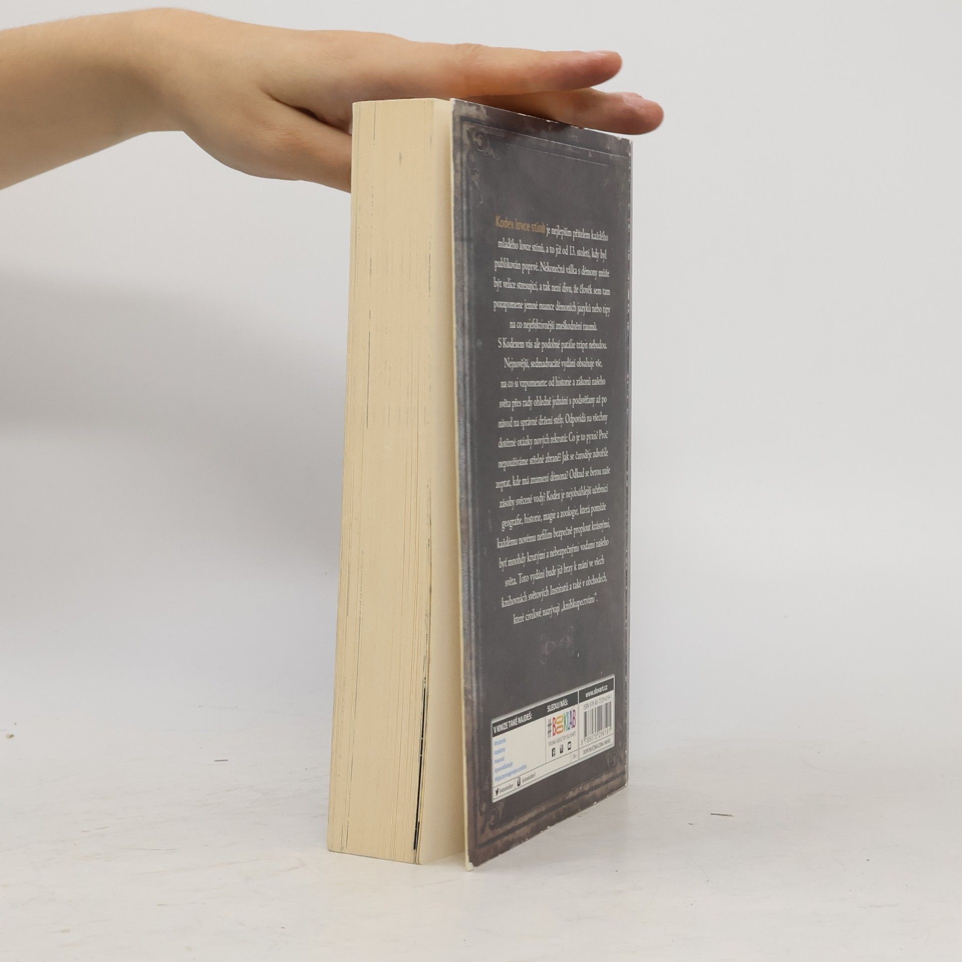 Cassandra Clare Kodex lovce stínů : soupis tradic a zákonů nefilim, vyvolených andělem Razielem