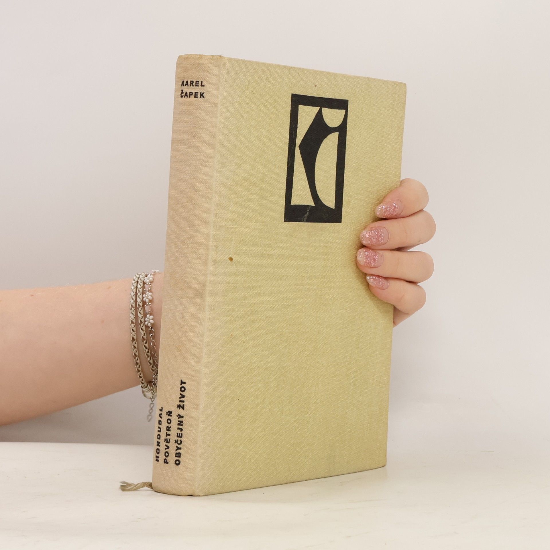 Karel Čapek Hordubal, Povětroň, Obyčejný život