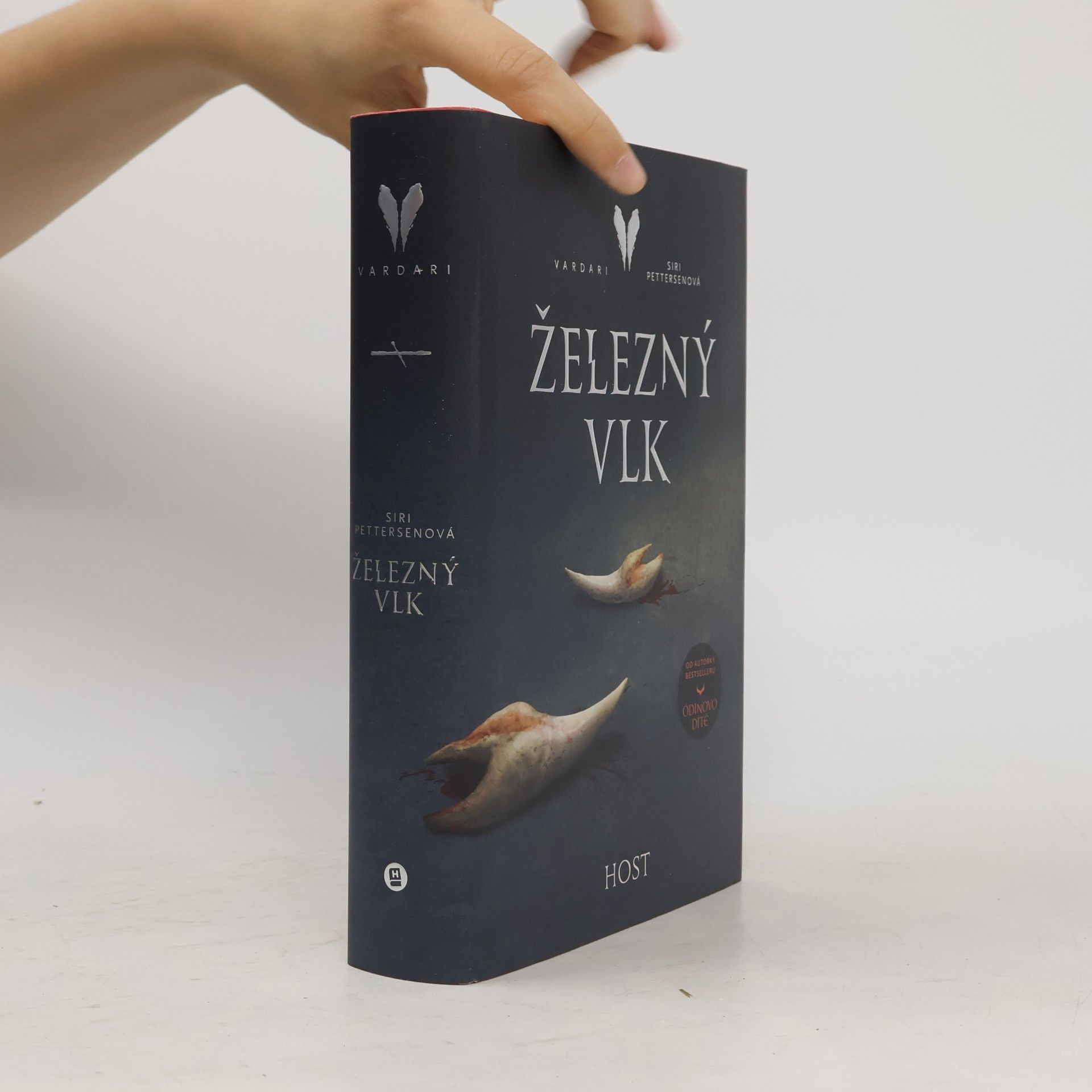 Siri Pettersen Vardari. Železný vlk