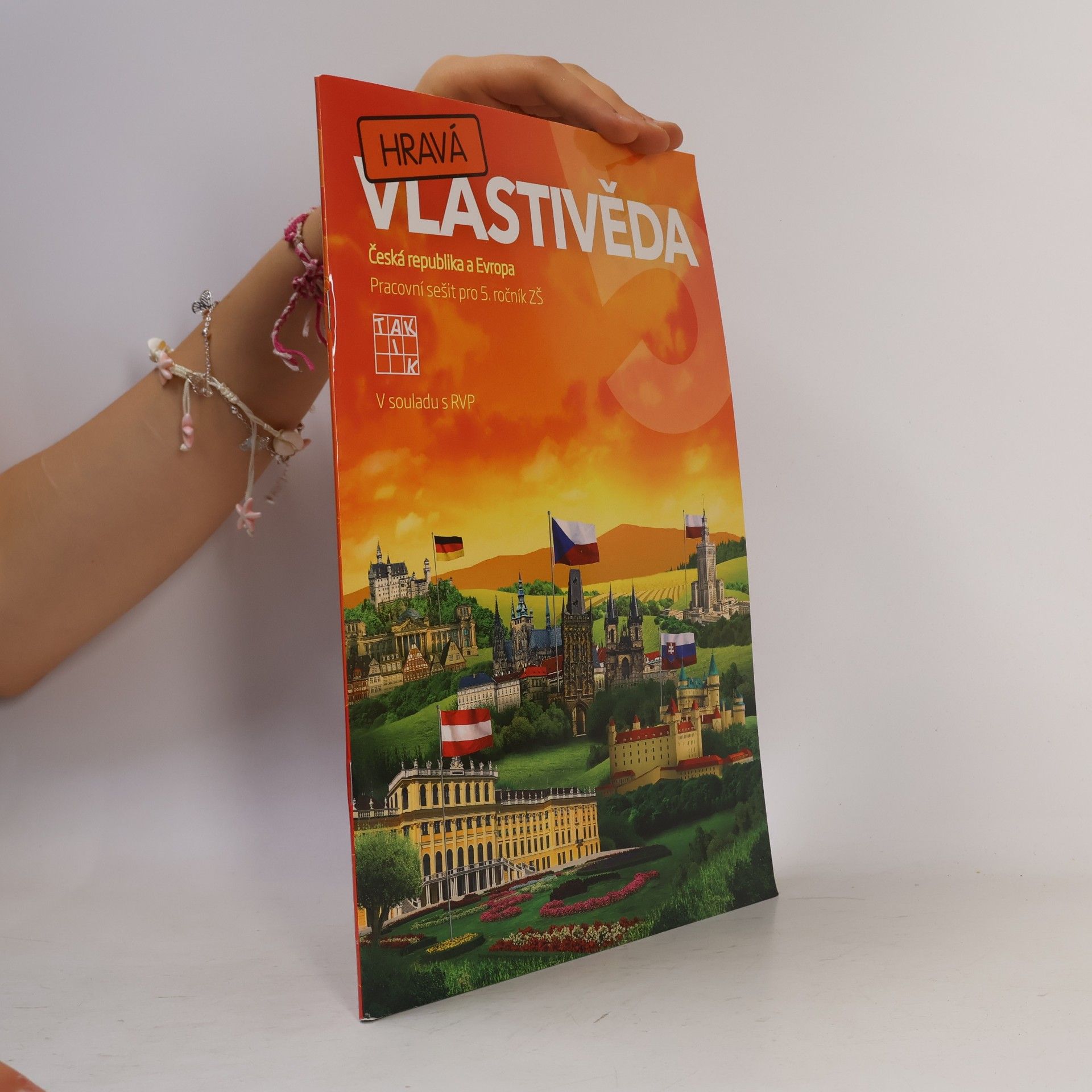 Adriena Binková Hravá vlastivěda: Česká republika a Evropa