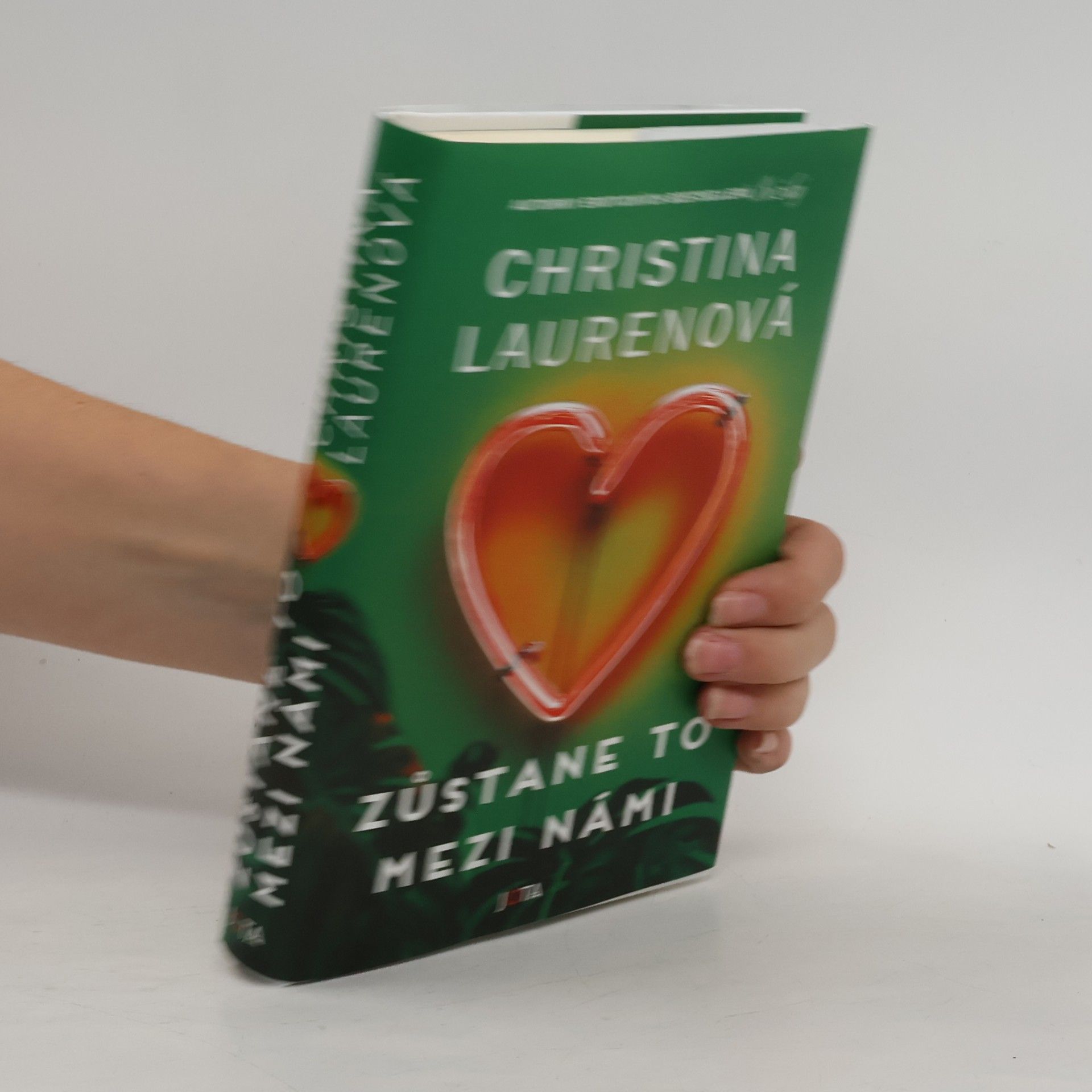 Christina Lauren Zůstane to mezi námi