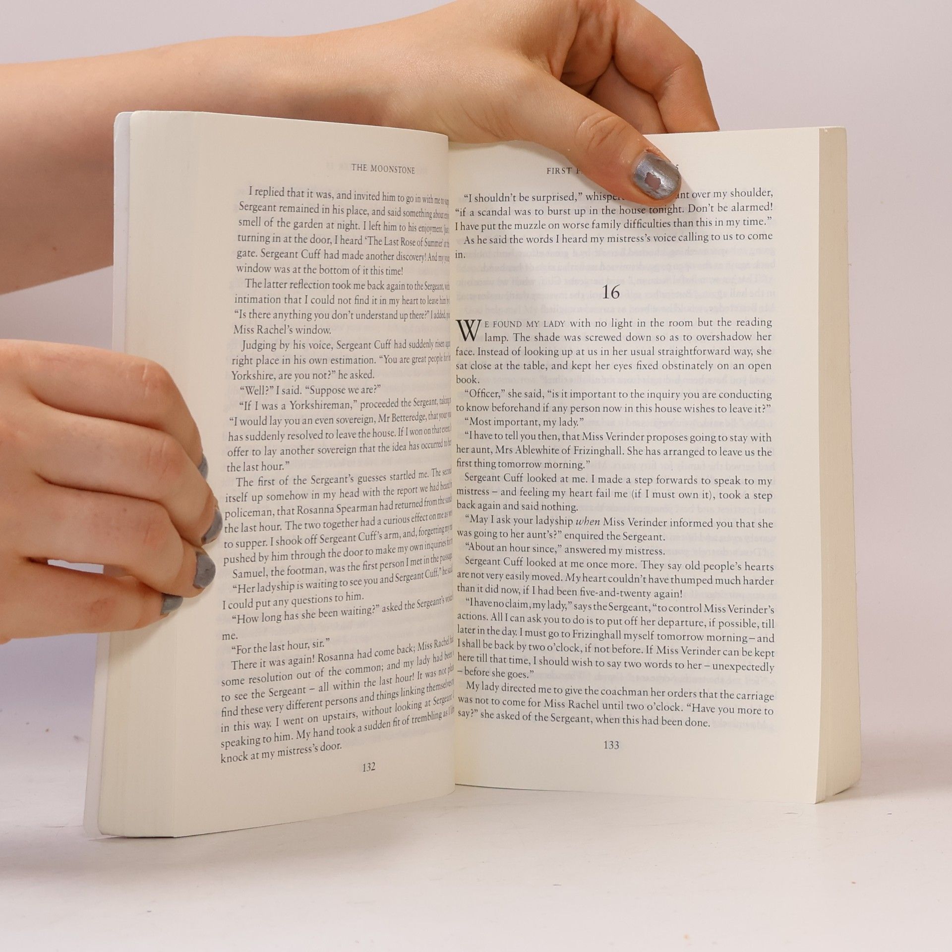 Wilkie Collins Alma Classics Evergreens: The Moonstone: Annotated Edition