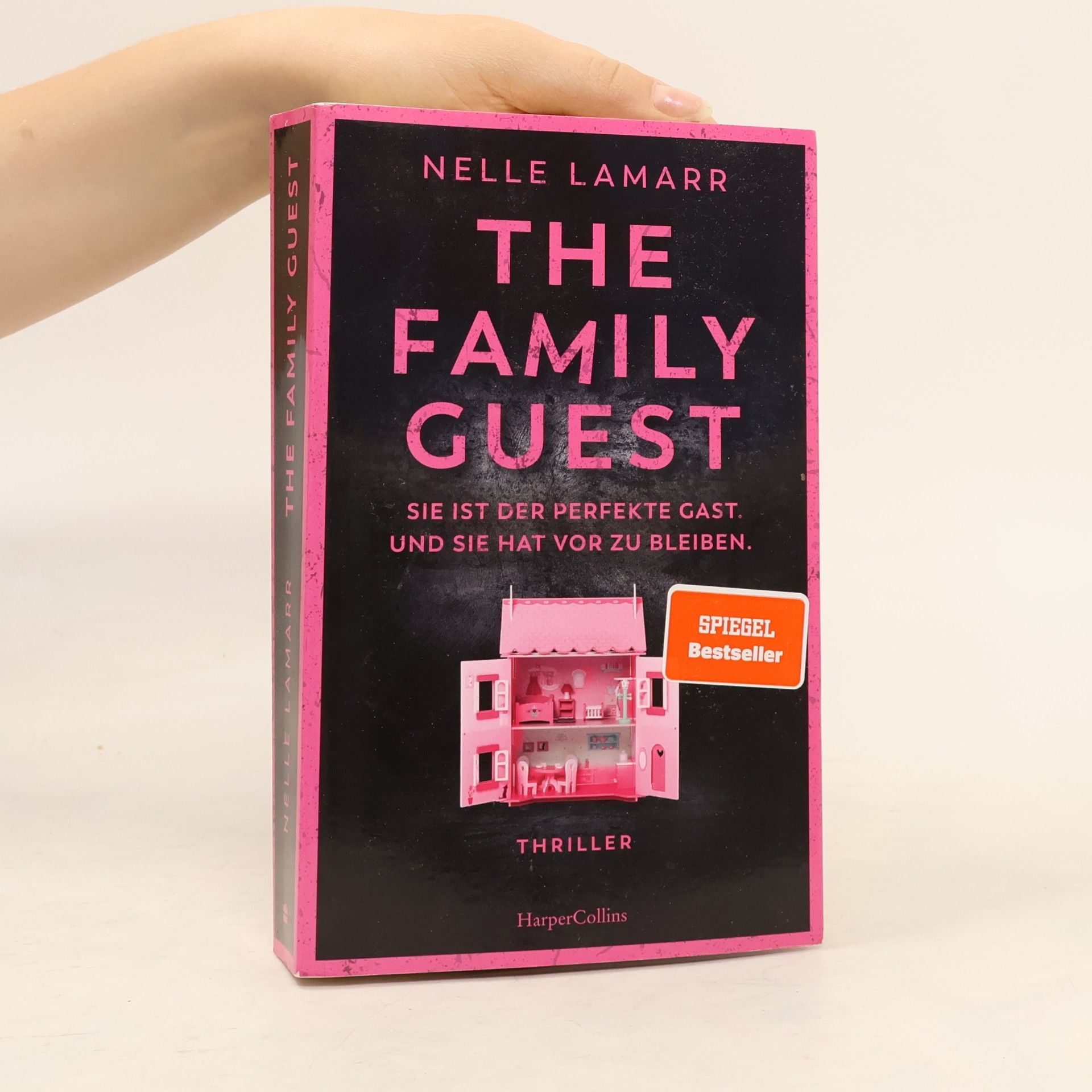 Nelle Lamarr The family guest