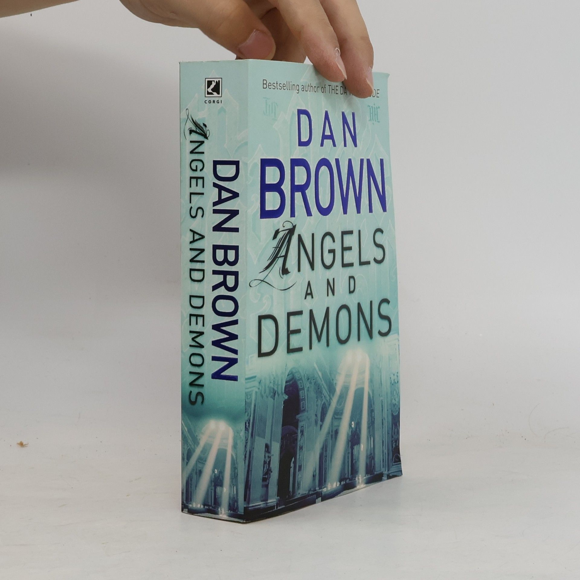 Dan Brown Angels and Demons