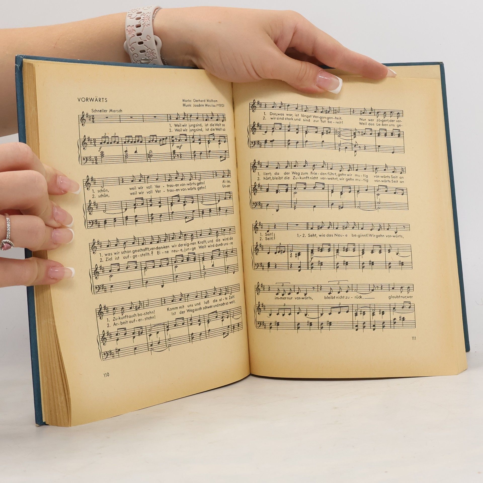 Collectif d'auteurs Unser Lied dem neuen Leben