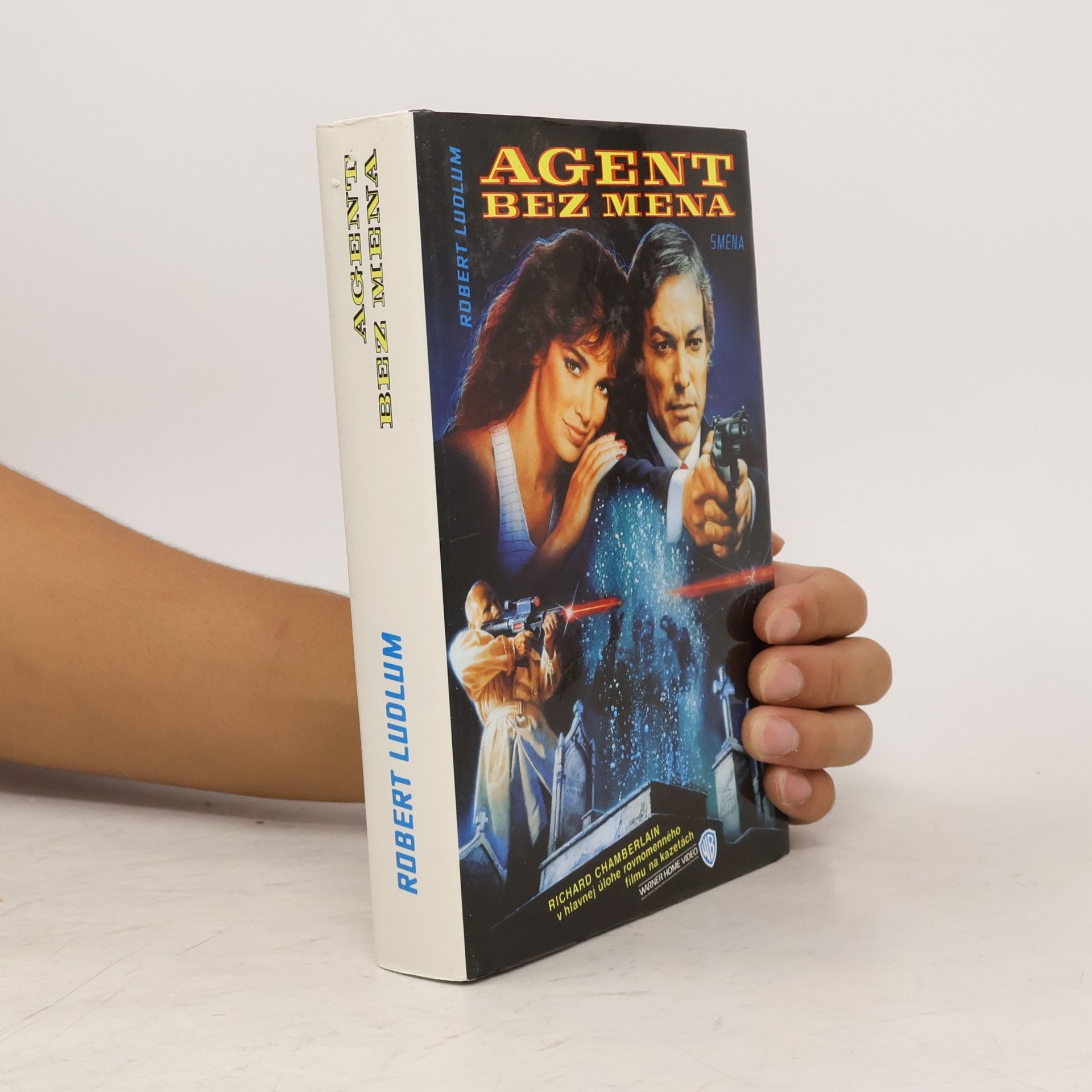 Robert Ludlum Agent bez mena