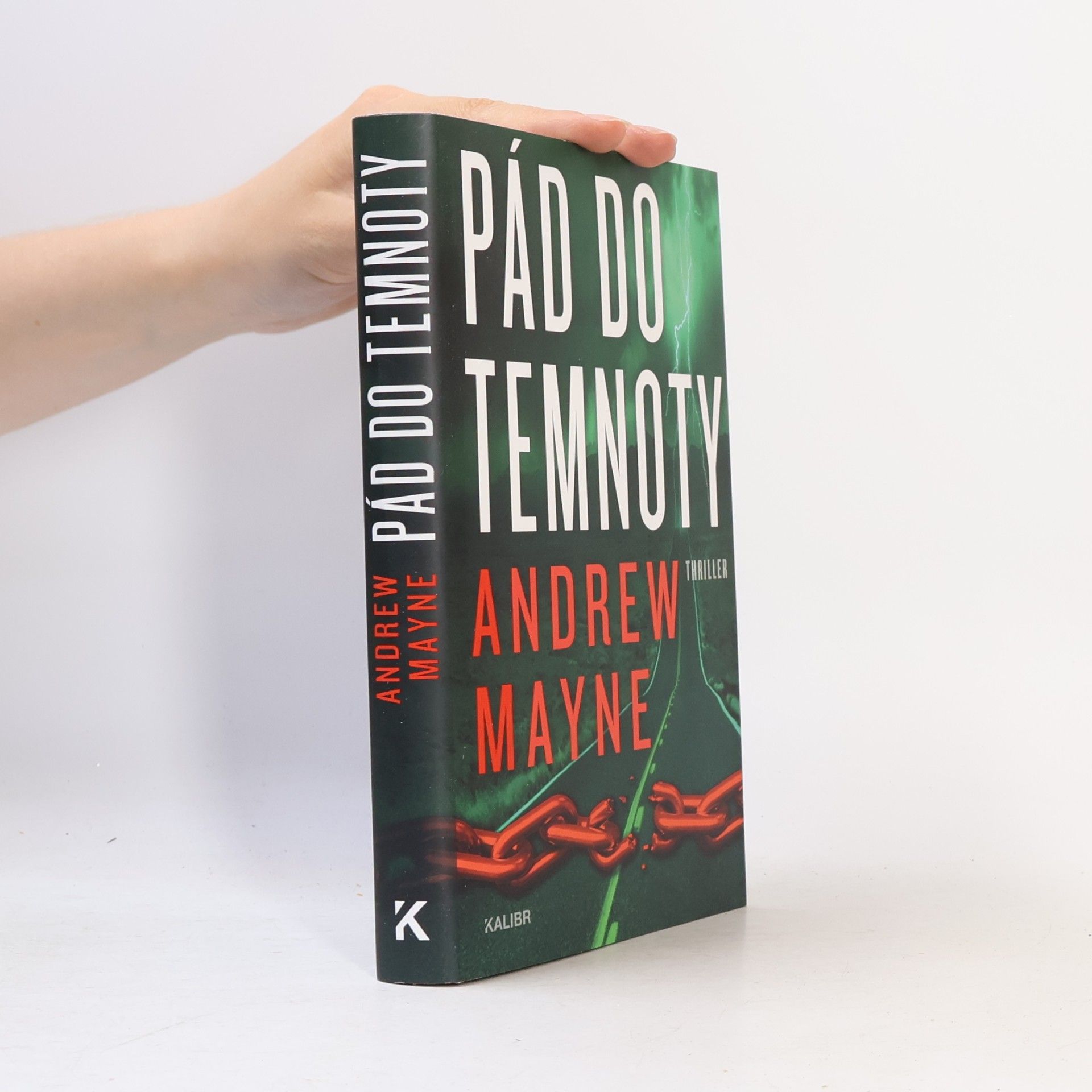 Andrew Mayne Pád do temnoty