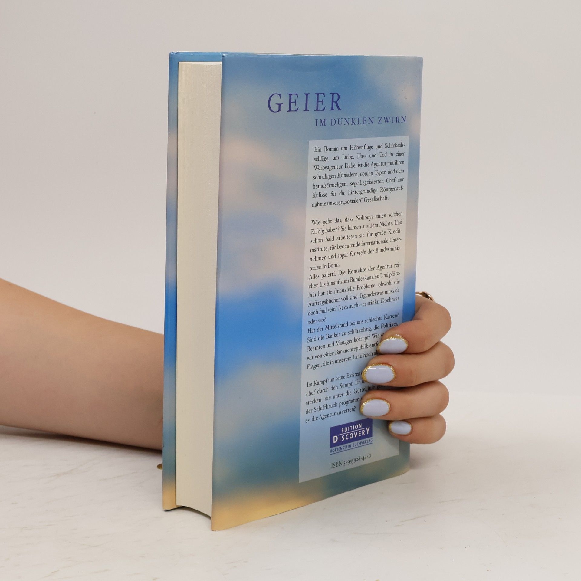 Georg Dynewski Geier im dunklen Zwirn