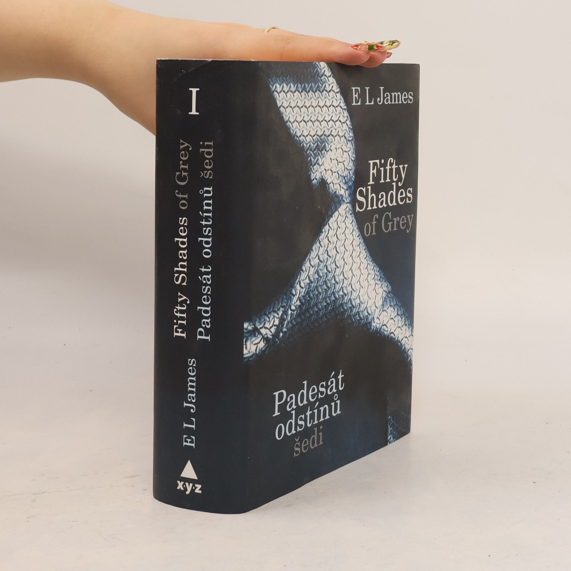 E. L. James Padesát odstínů šedi