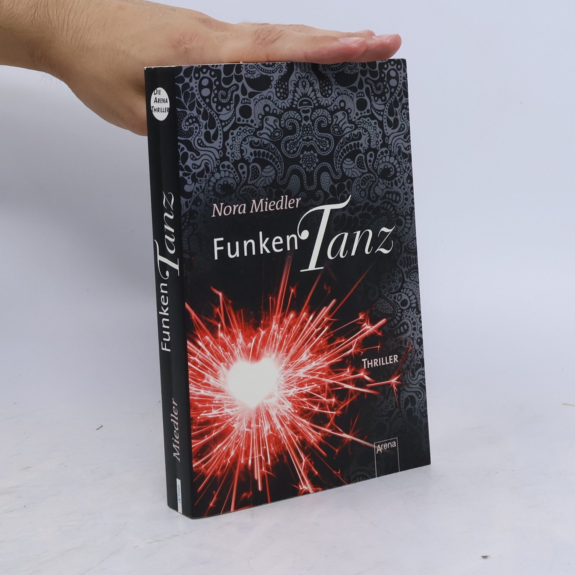 Nora Miedler Funkentanz