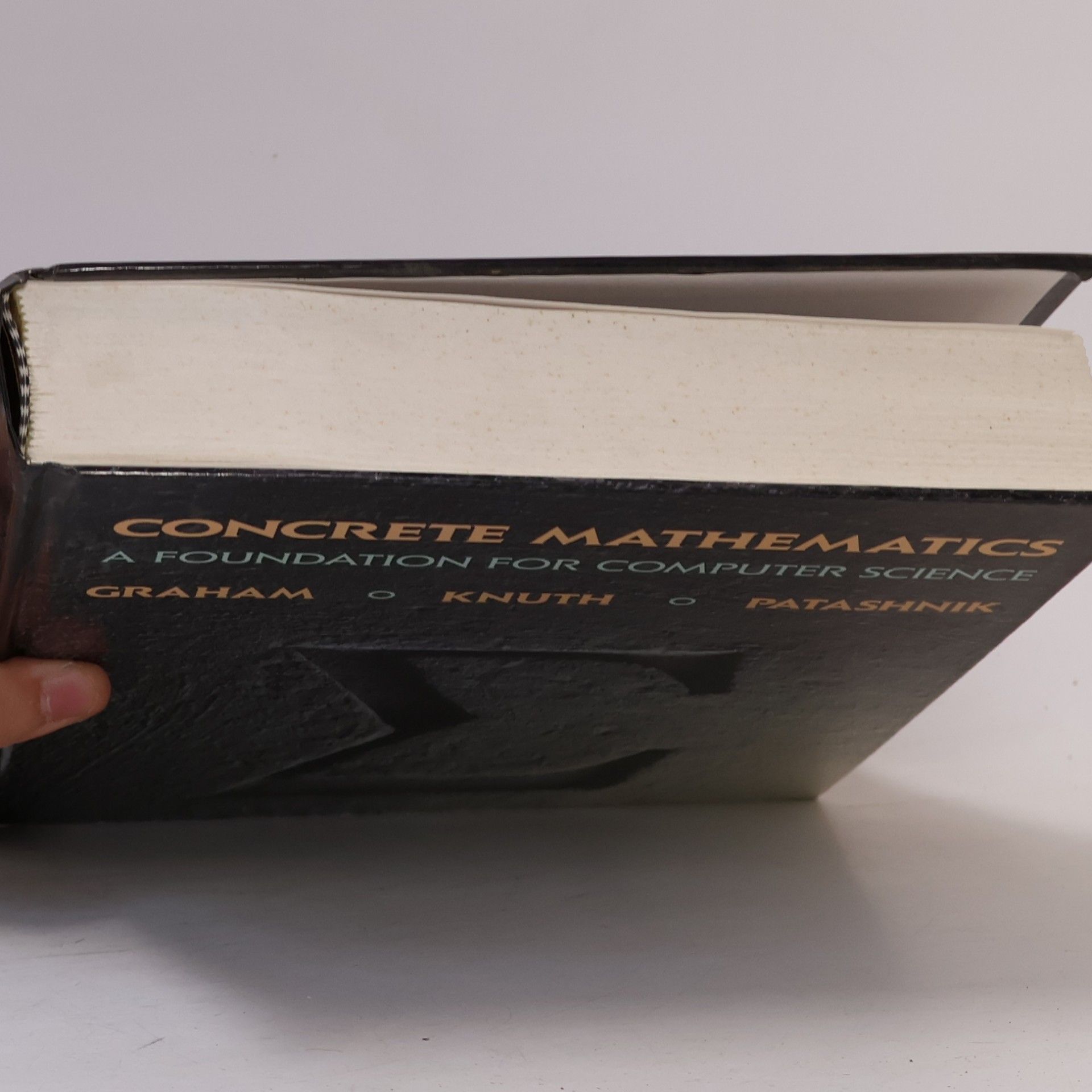 Donald E. Knuth Concrete Mathematics. A Foundation for Computer Science.
