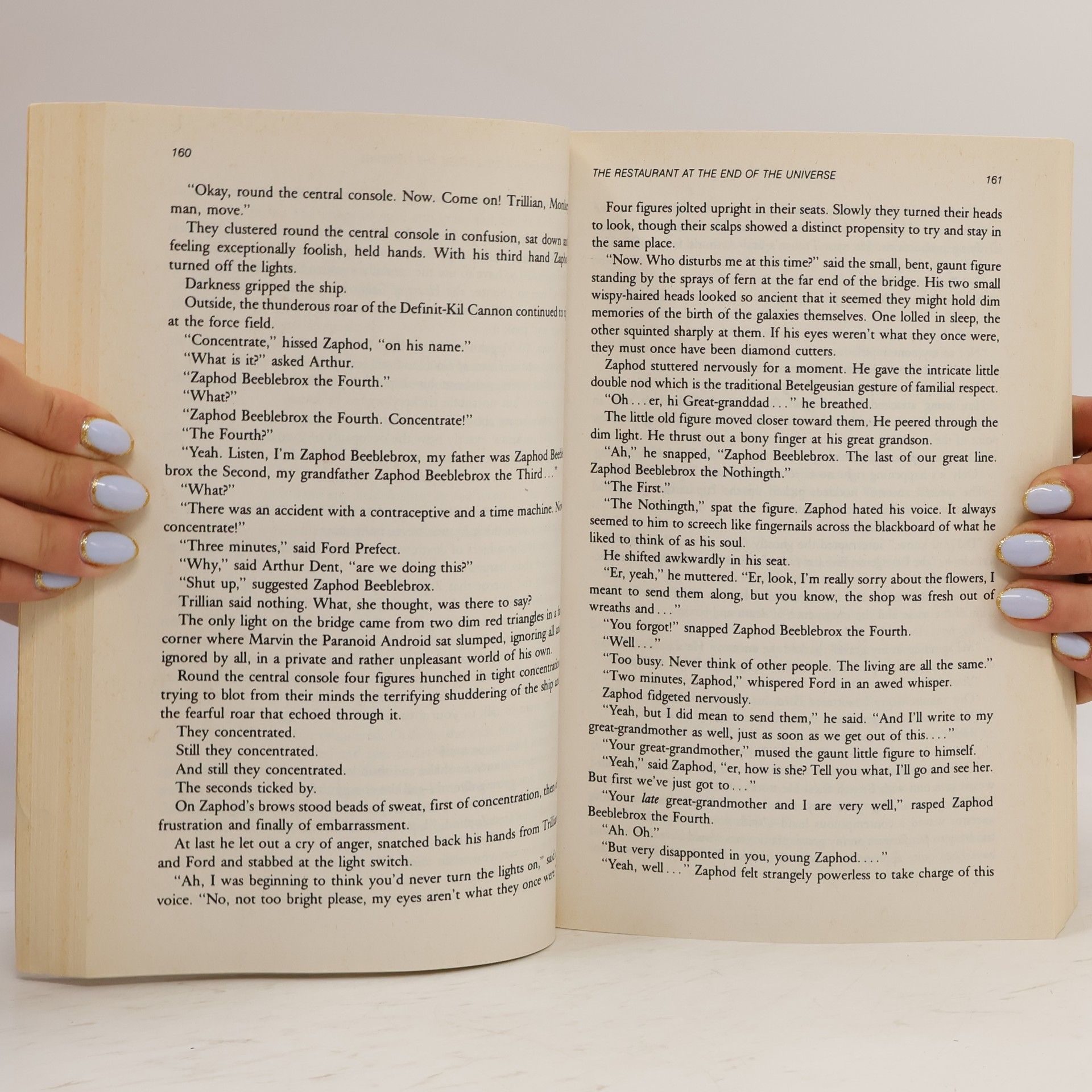 Douglas Adams The Ultimate Hitchhiker's Guide to the Galaxy