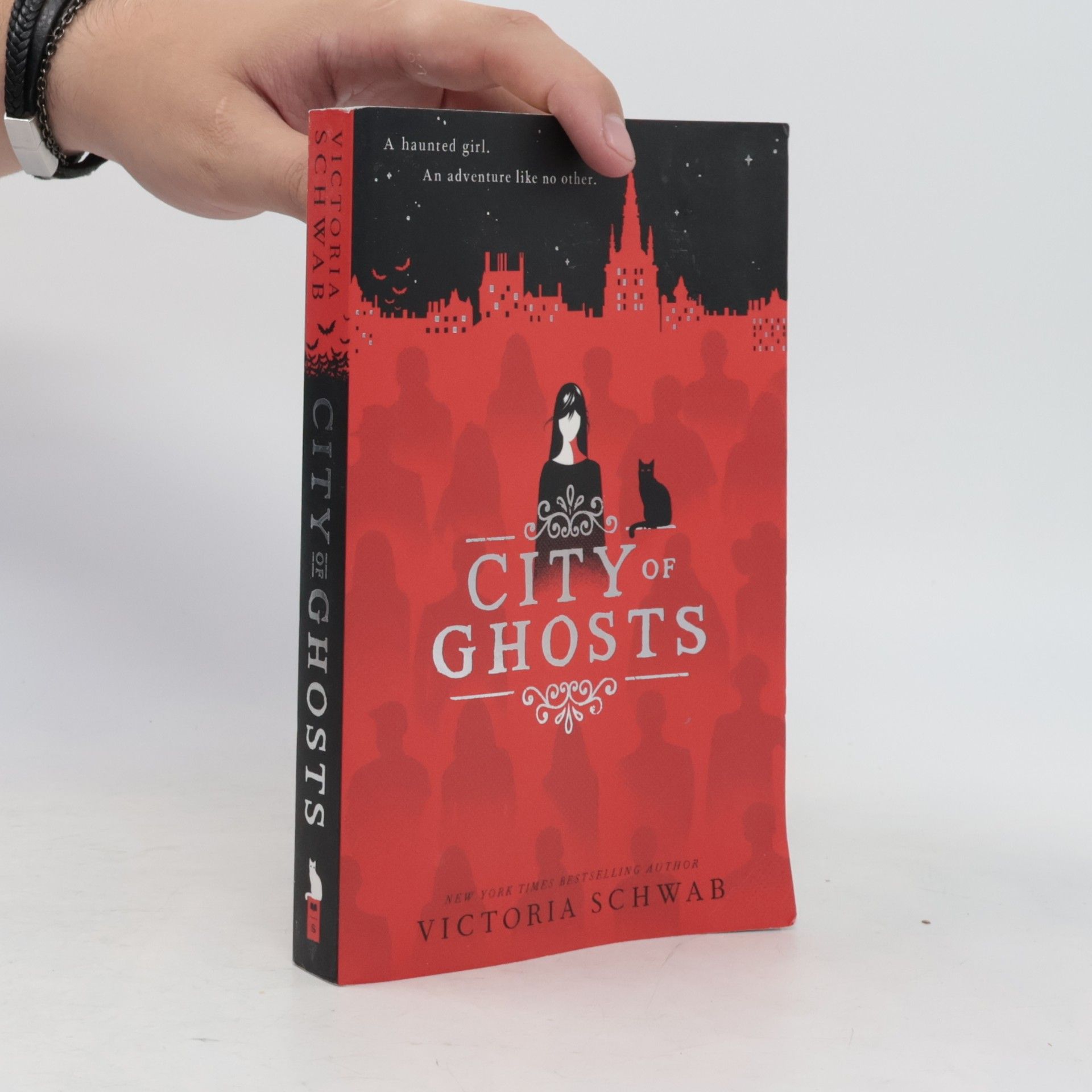V. E. Schwab City of ghosts
