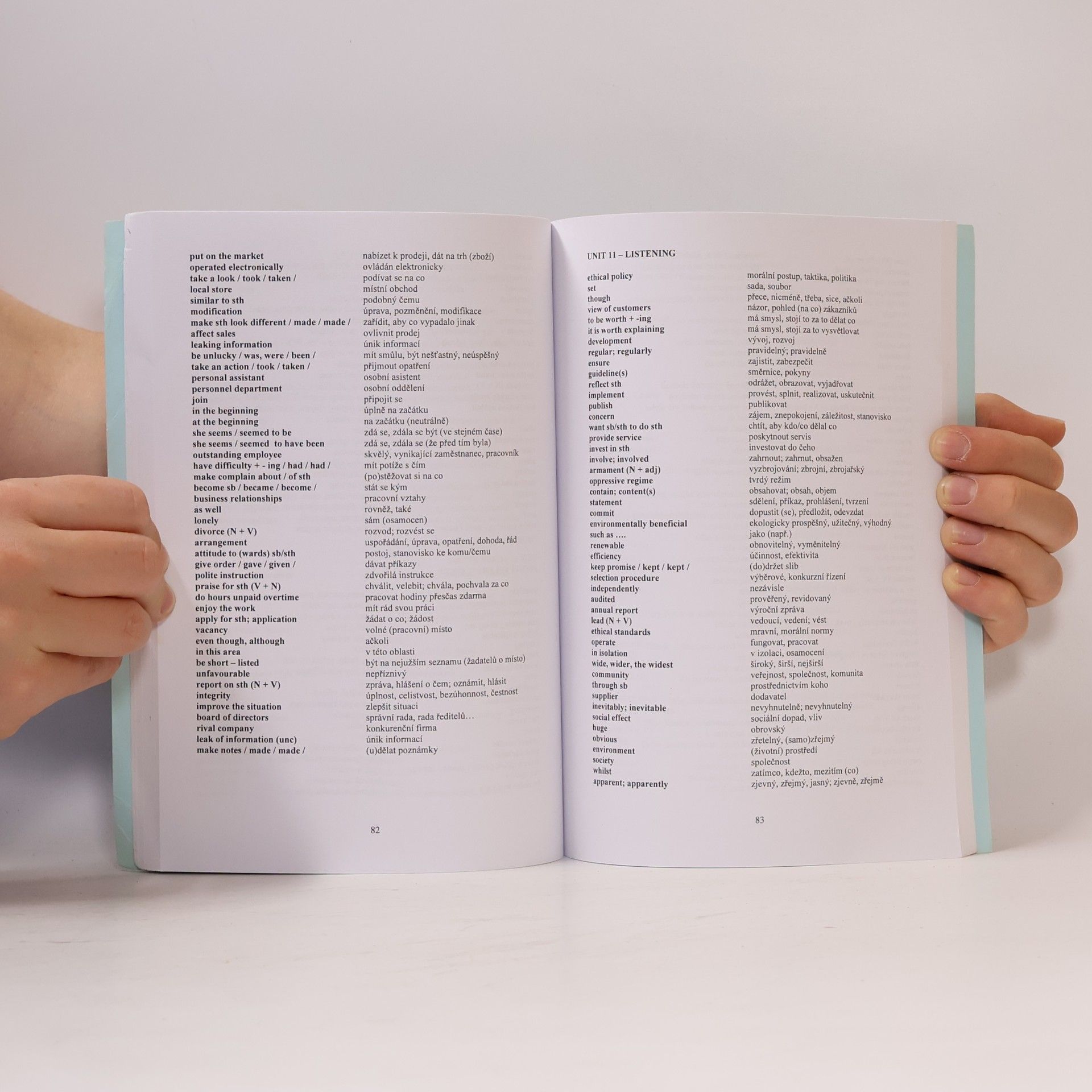 Marcela Marešová Dictionary to market leader : intermediate business English