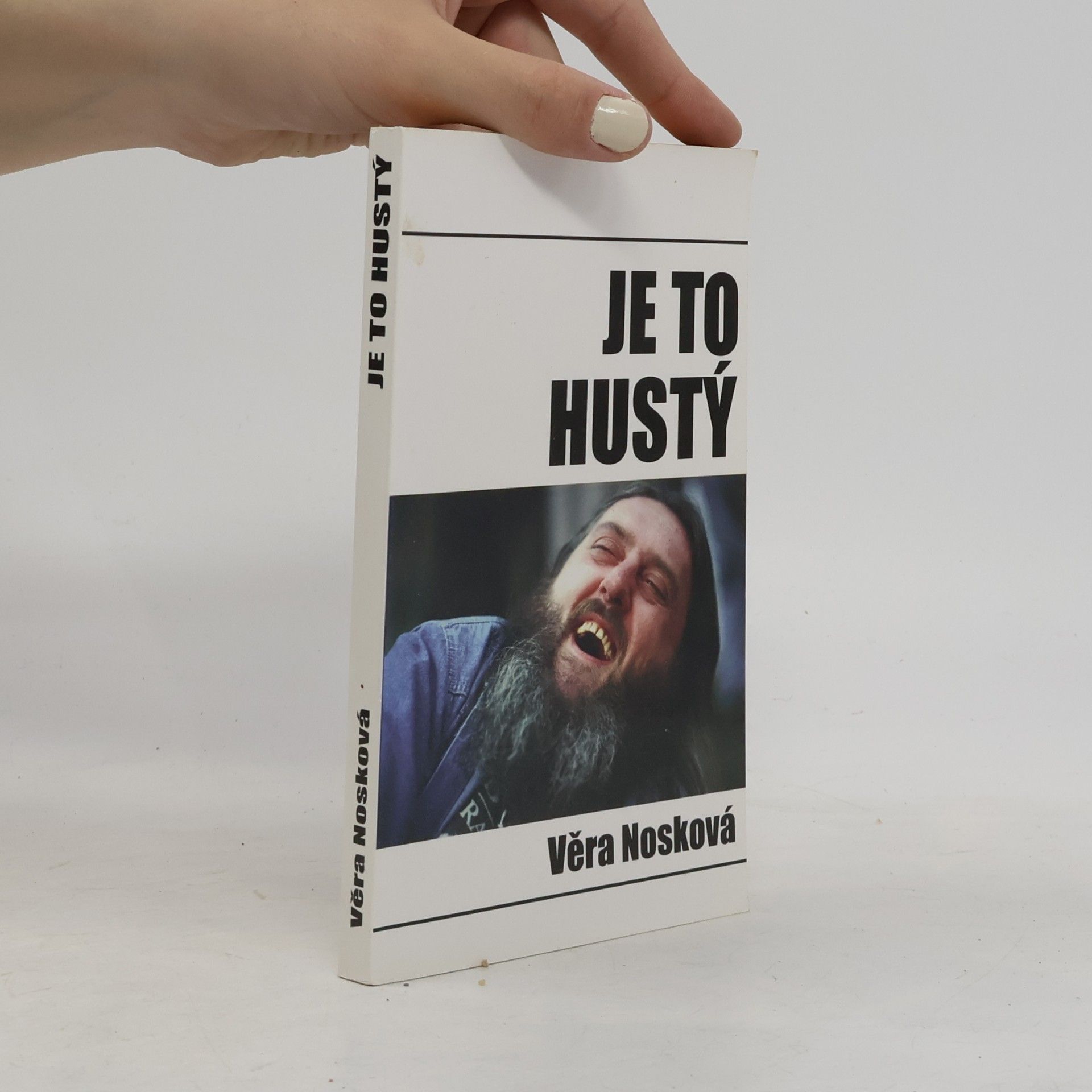 Je to hustý