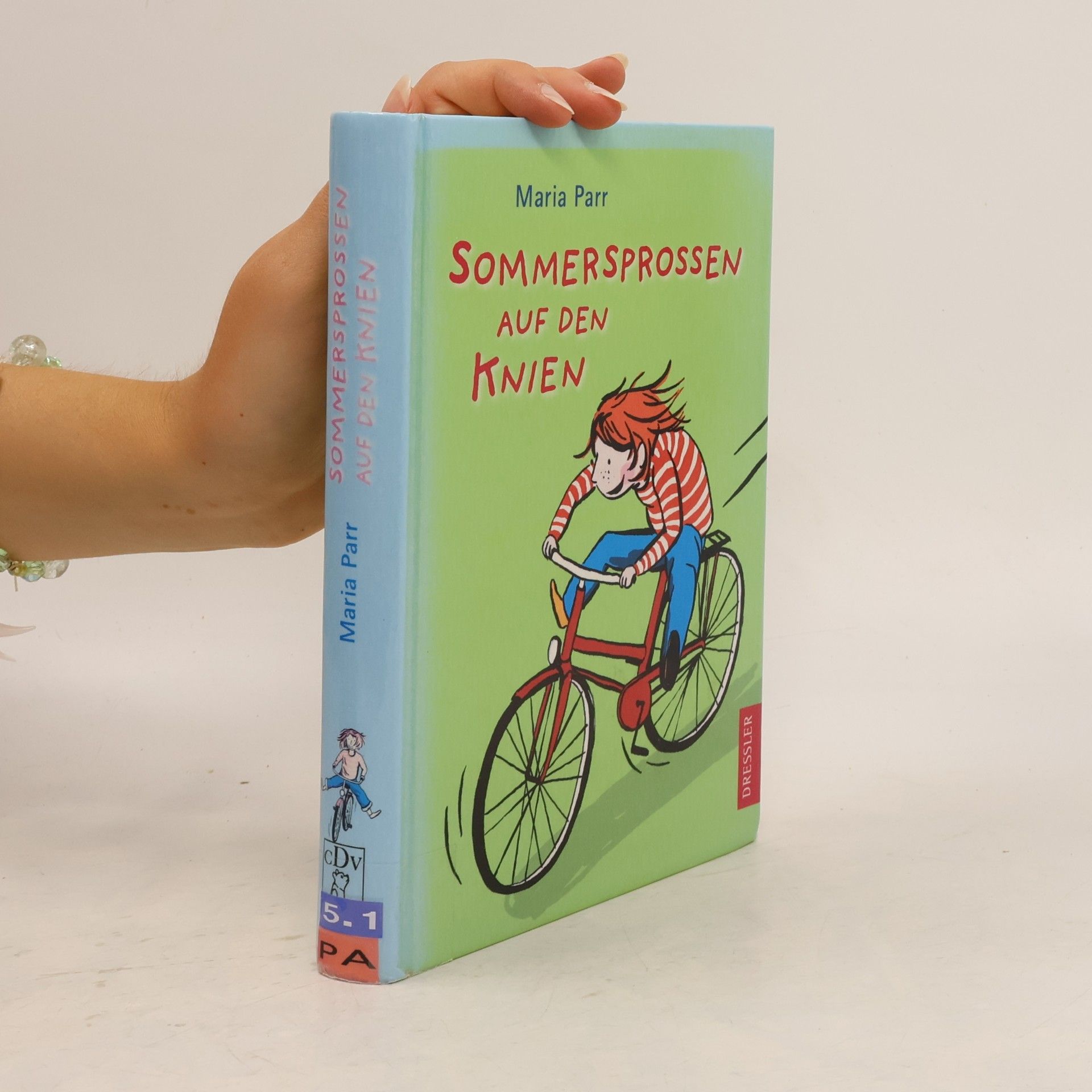 Maria Parr Sommersprossen auf den Knien
