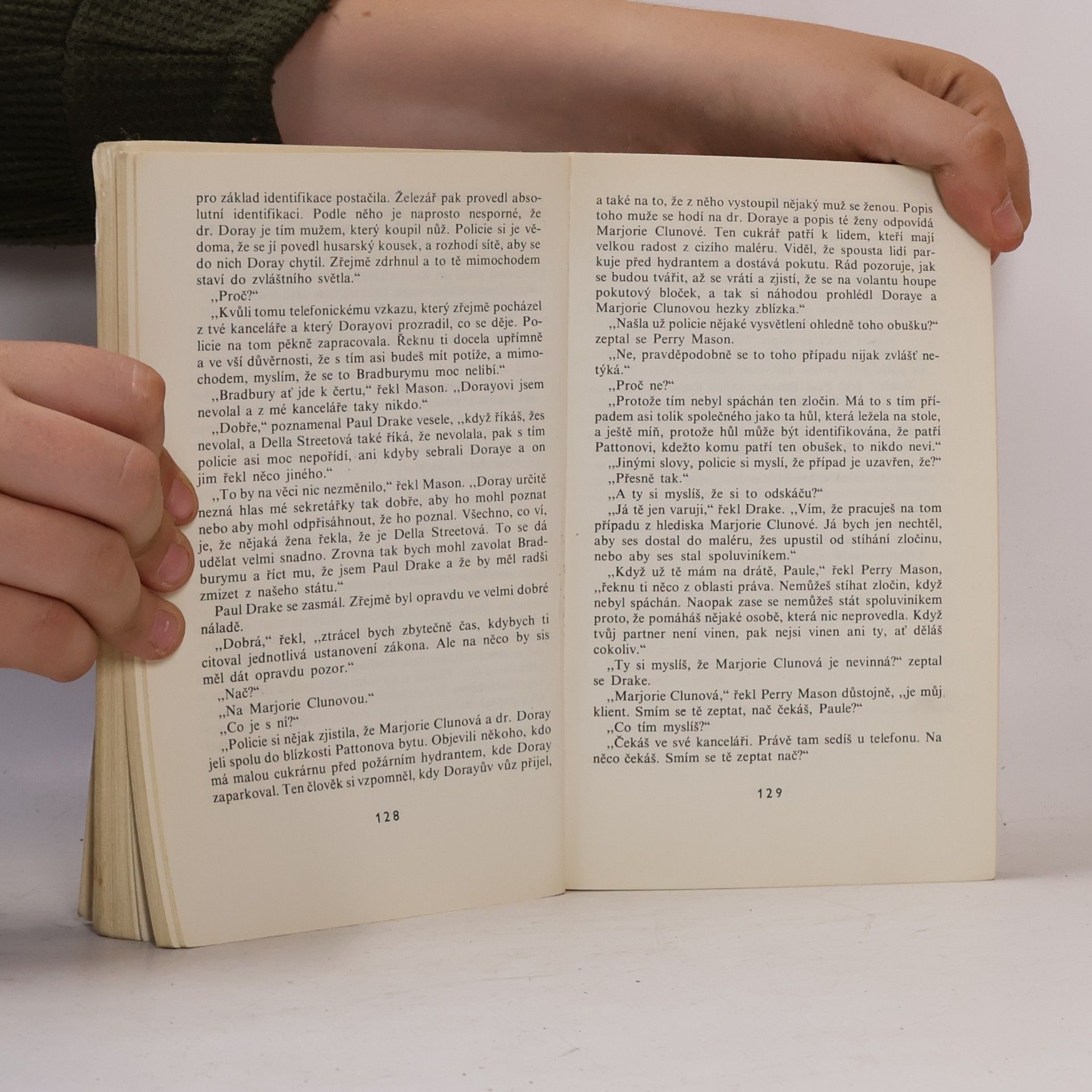 Erle Stanley Gardner Případ šťastných nožek