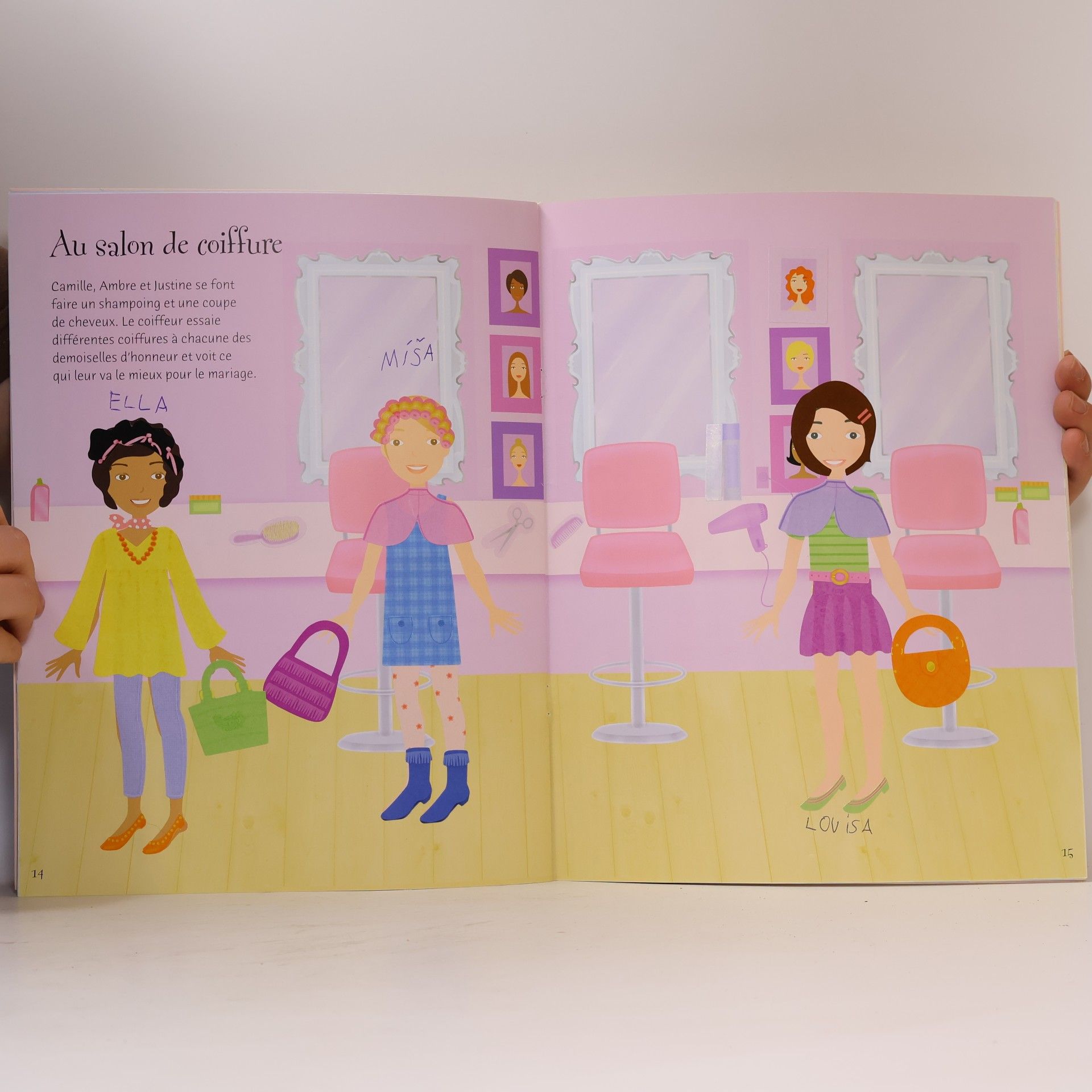 Lorraine Beurton-Sharp Autocollants Usborne: J'habille mes amies les demoiselles d'honneur