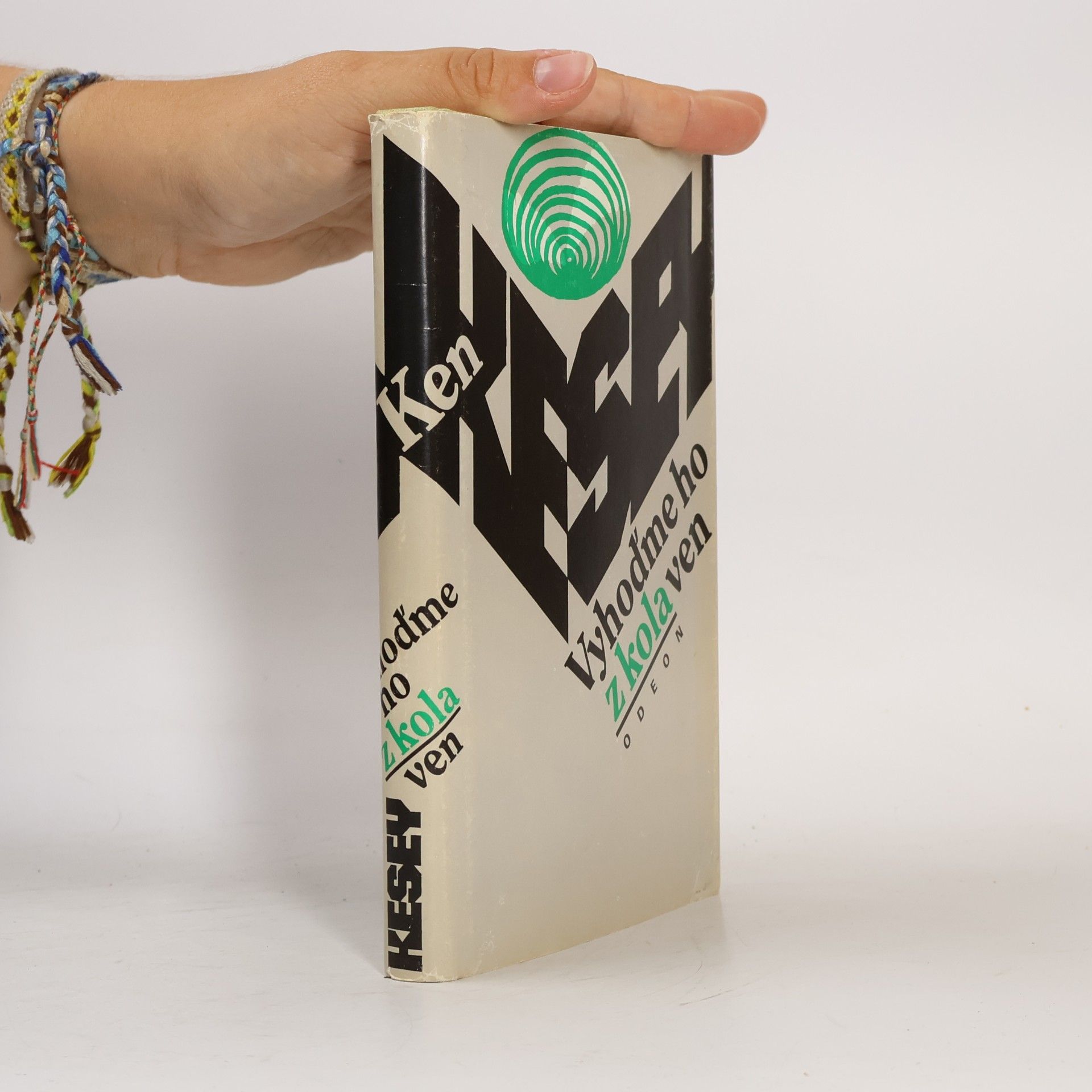 Ken Kesey Vyhoďme ho z kola ven
