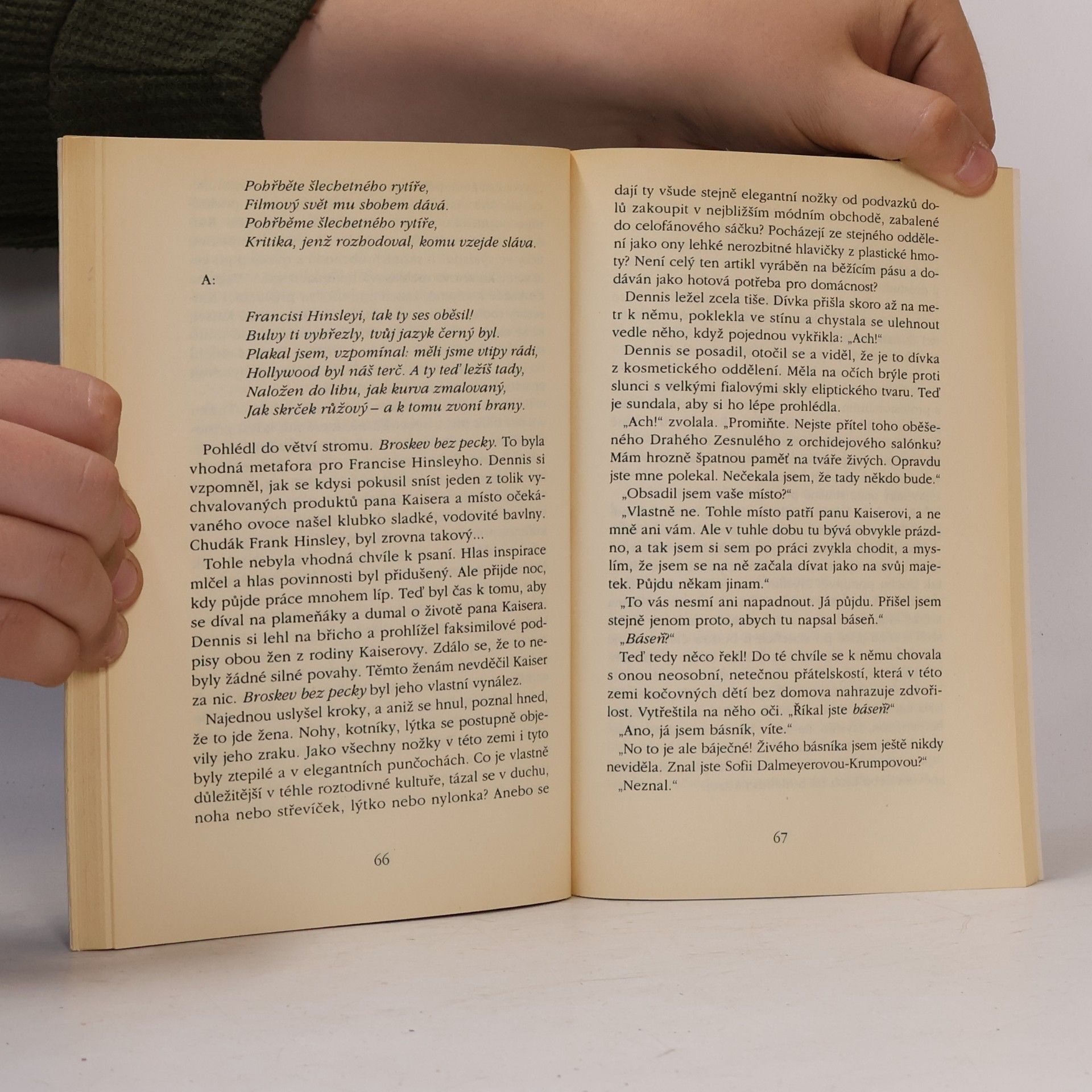 Evelyn Waugh Drazí zesnulí