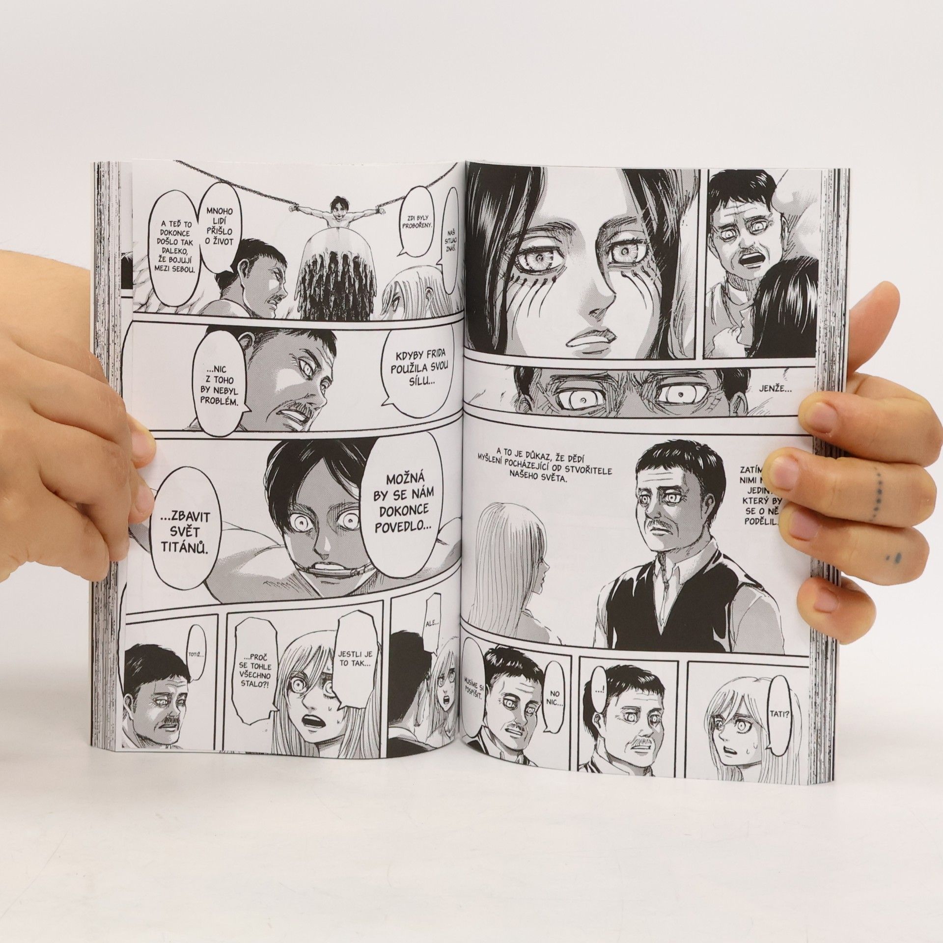 Hajime Isayama Útok titánů 16