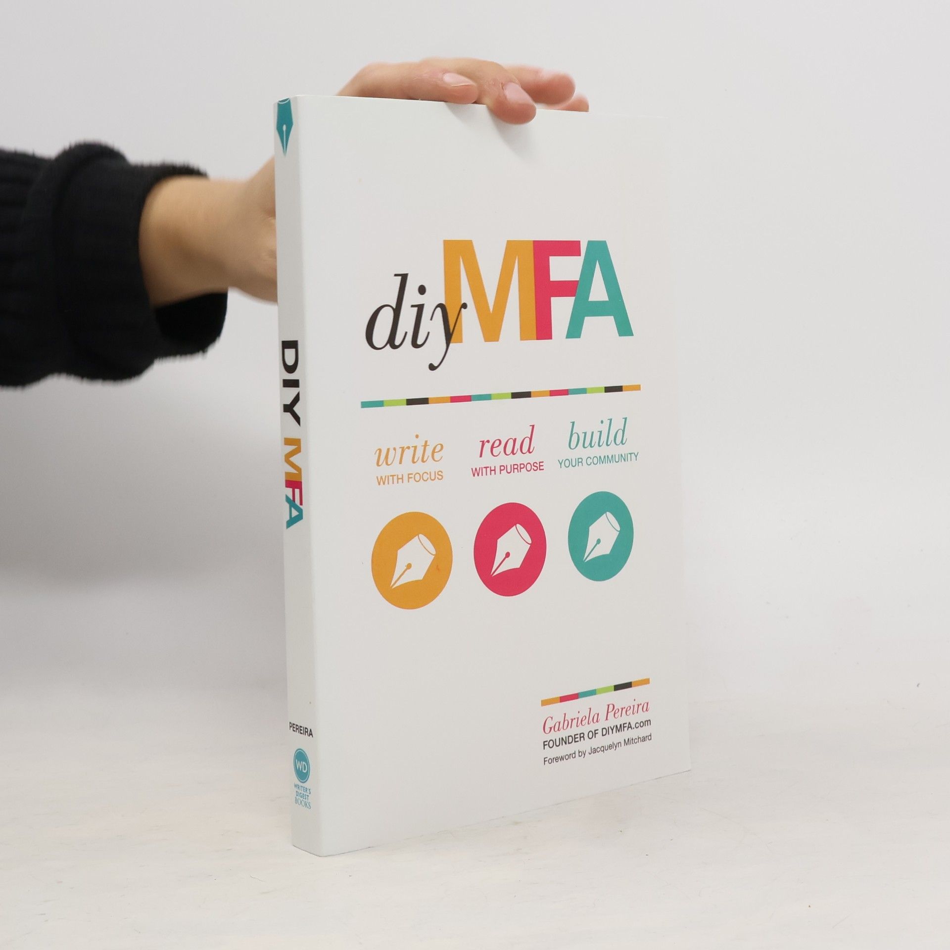 Gabriela Pereira DIY MFA