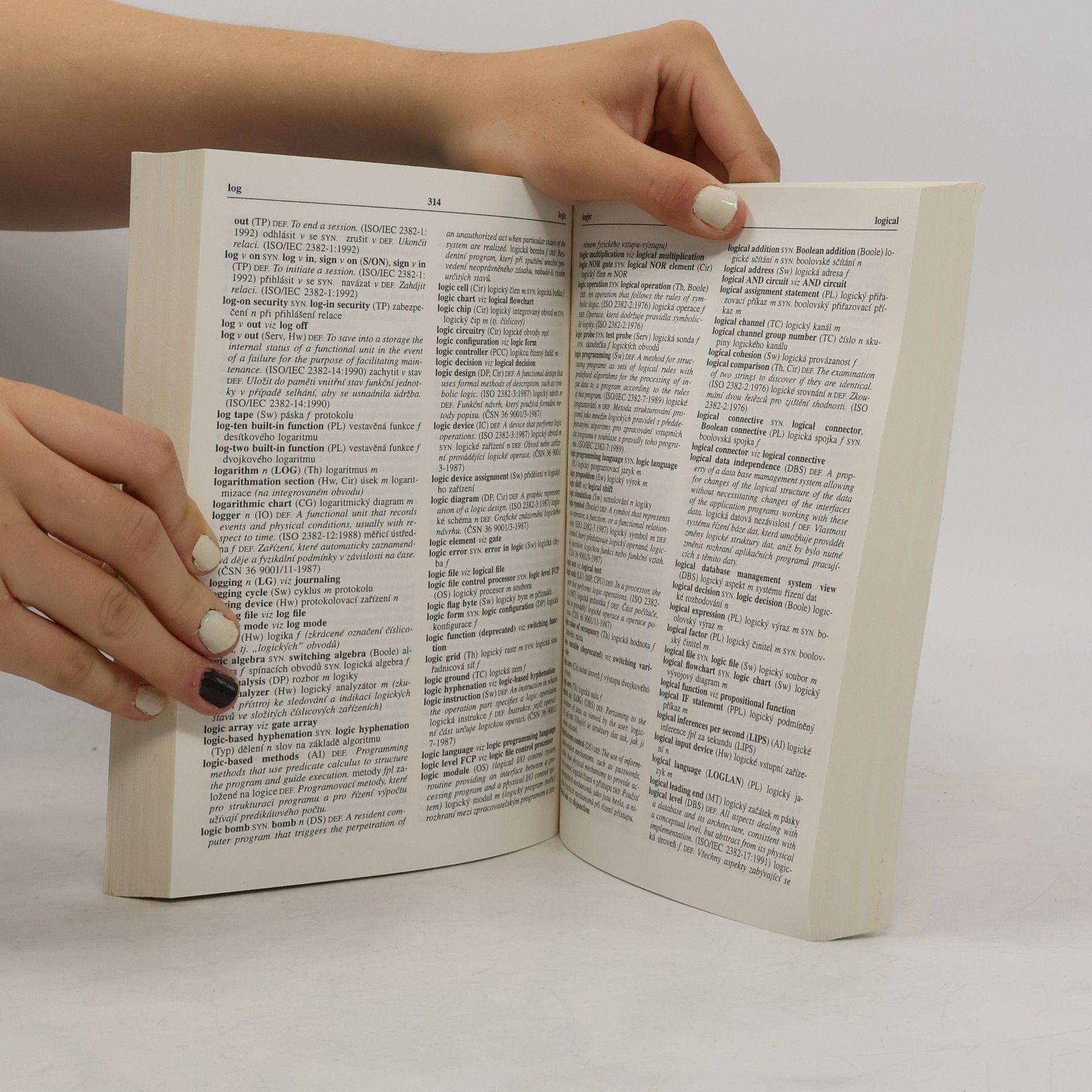 Oldřich Minihofer Anglicko-český slovník : Zpracování dat, telekomunikace a kancelářské systémy = English-Czech Dictionary : Data Processing, Telecomunications, Office Systems
