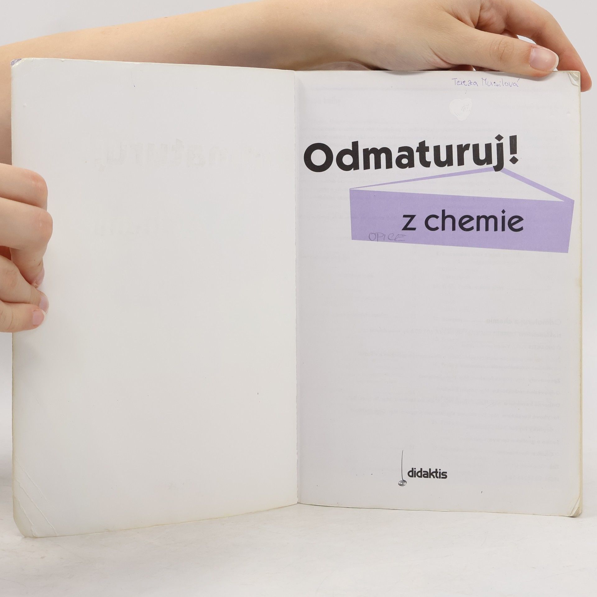 Marika Benešová Odmaturuj! z chemie