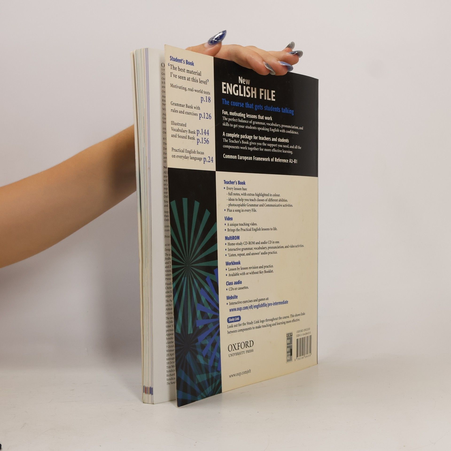 Paul Seligson New English File. Pre-intermediate Student's Book