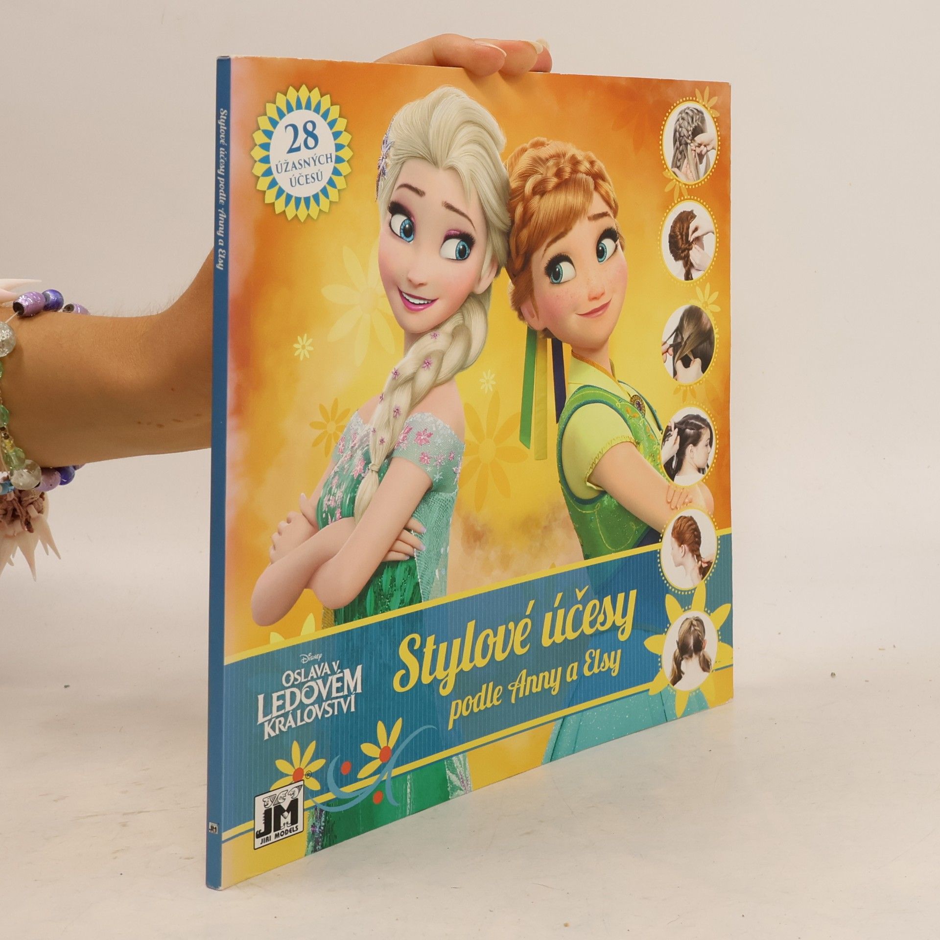 Autorenkollektiv Disney oslava v Ledovém království. Stylové účesy podle Anny a Elsy