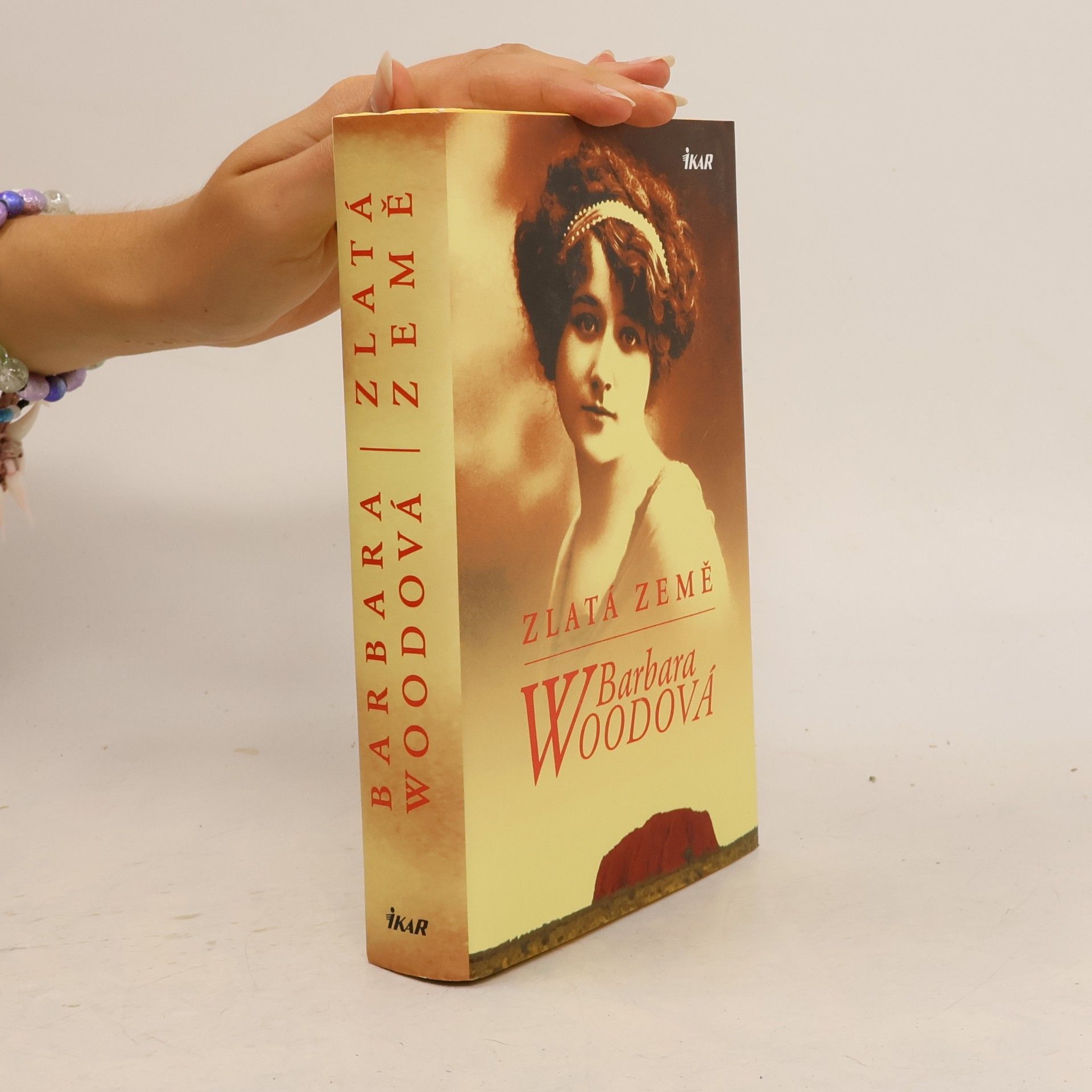Barbara Wood Zlatá země