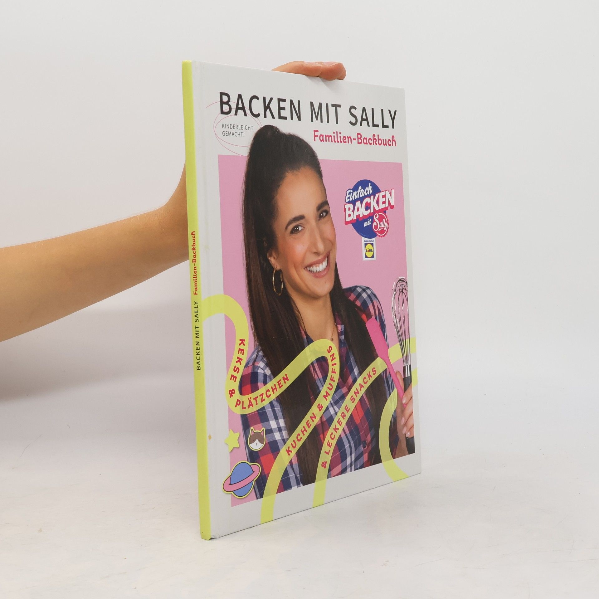 Saliha Özcan Backen mit Sally