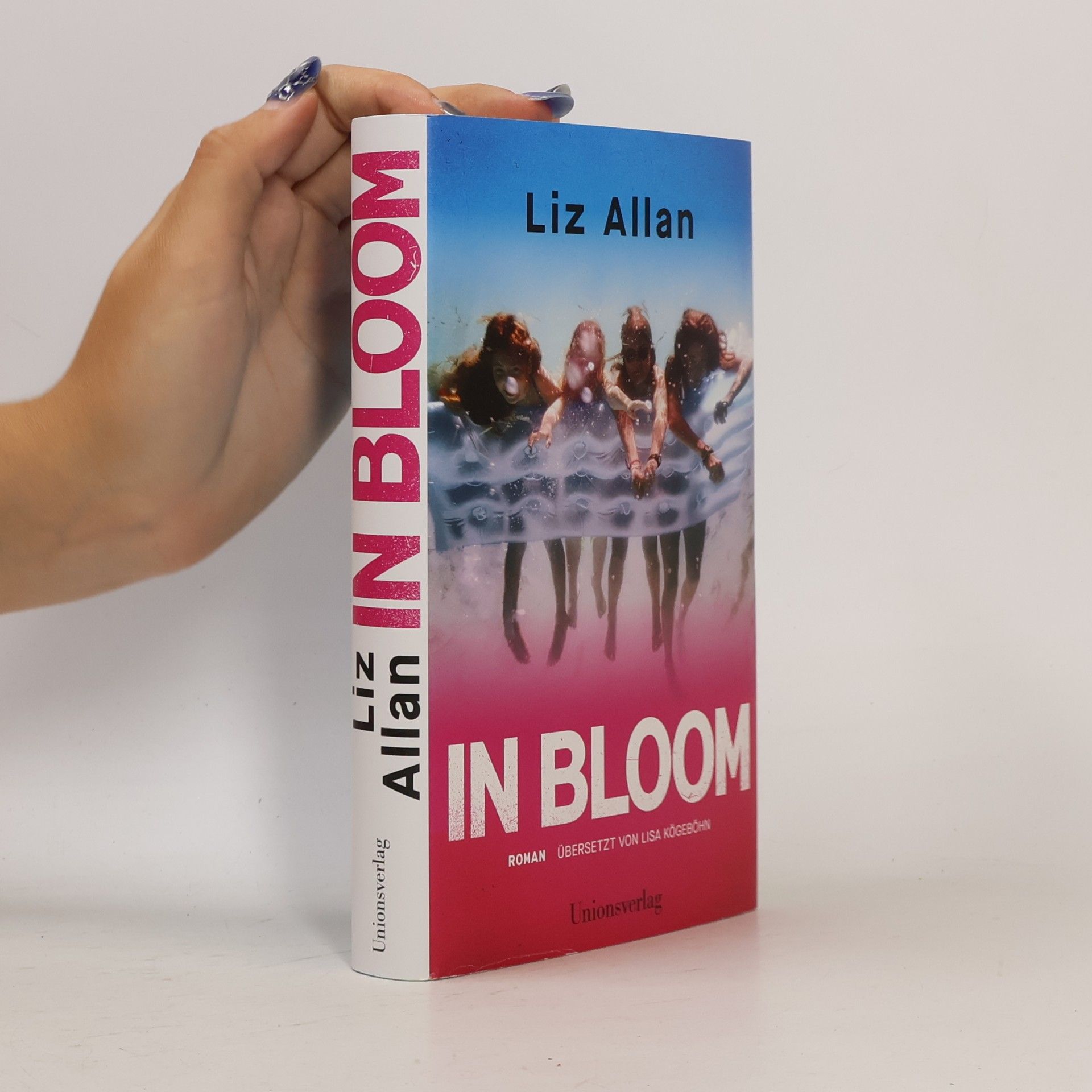 Liz Allan In Bloom: Roman