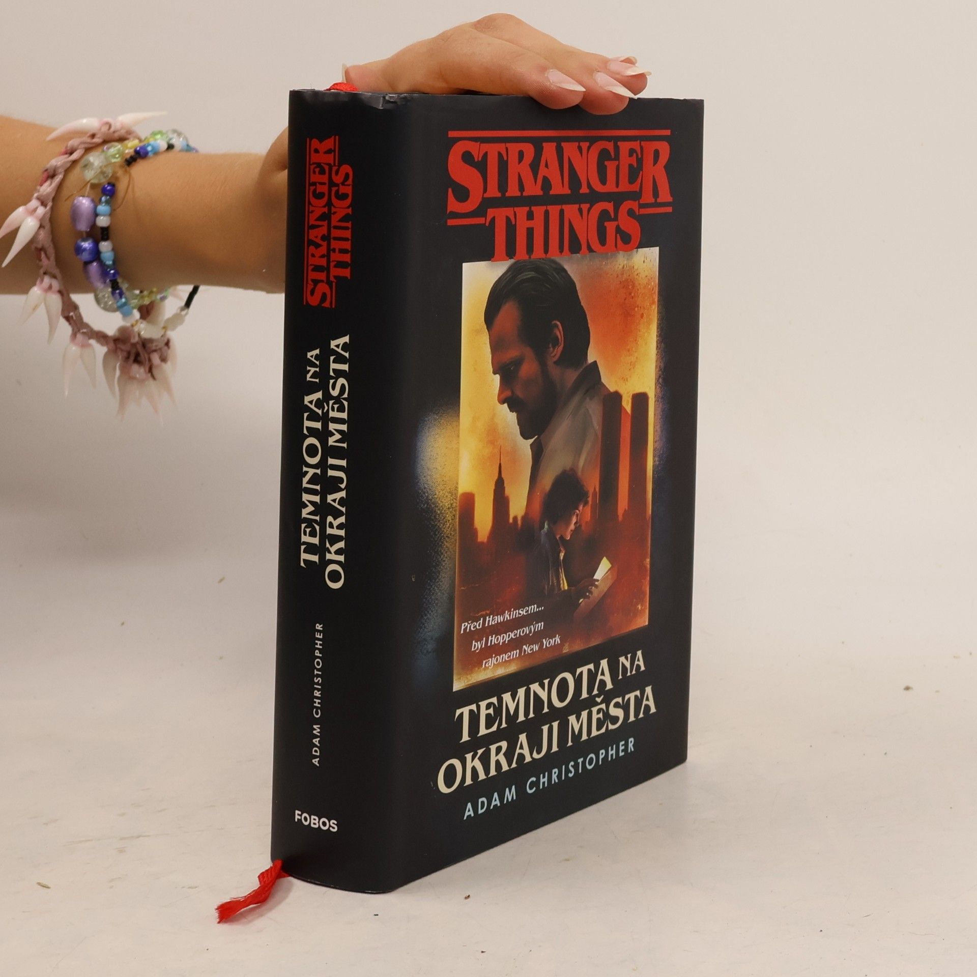 Adam Christopher Stranger Things. Temnota na okraji města