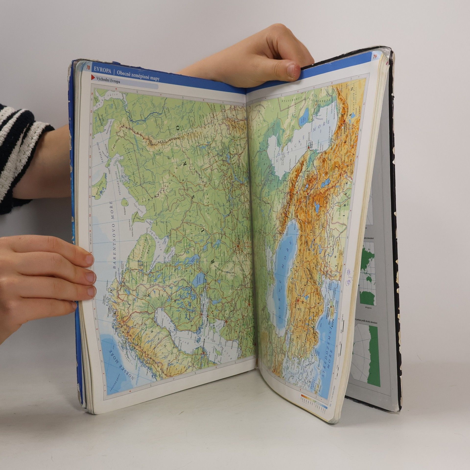 Various authors Školní atlas světa
