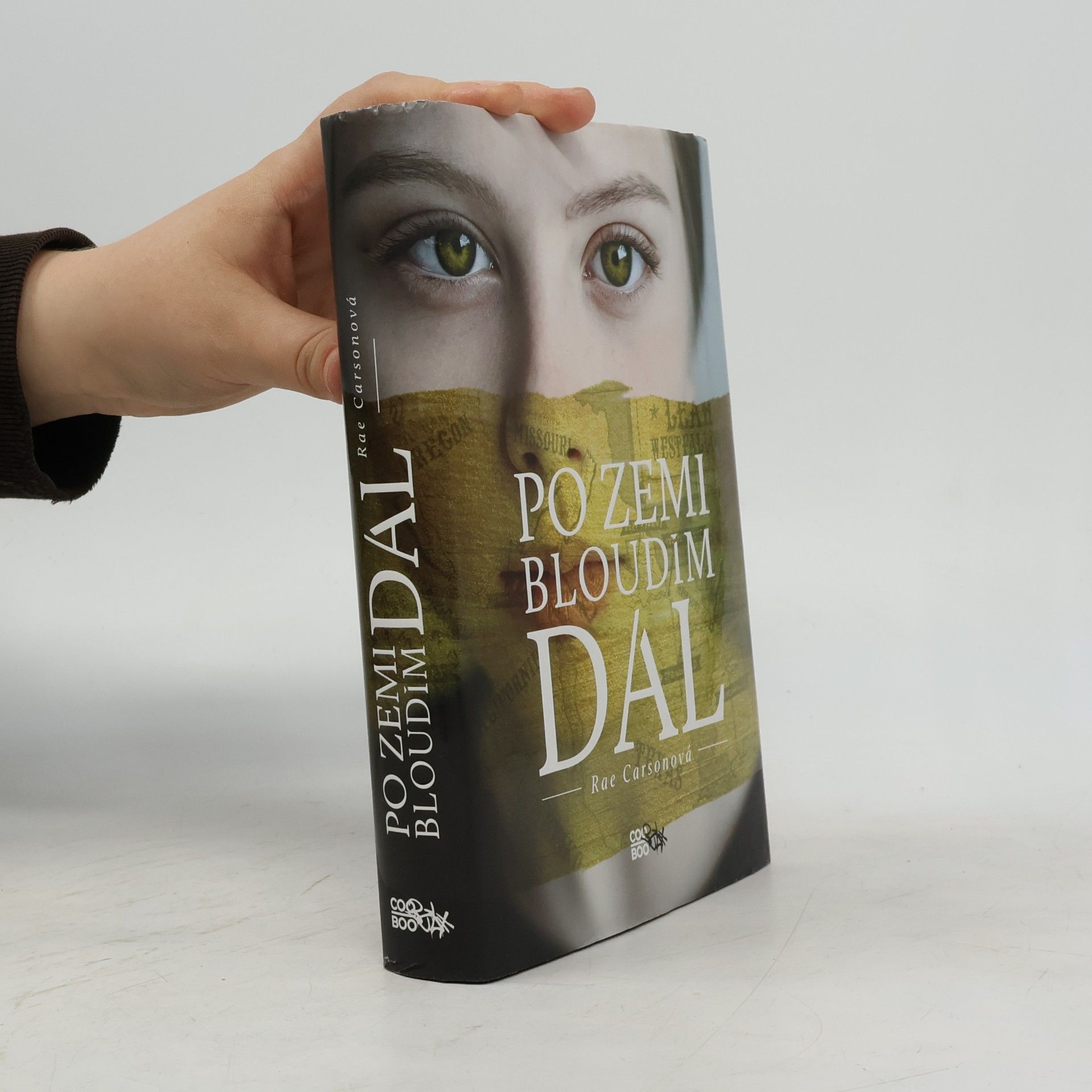 Rae Carson Po zemi bloudím dál