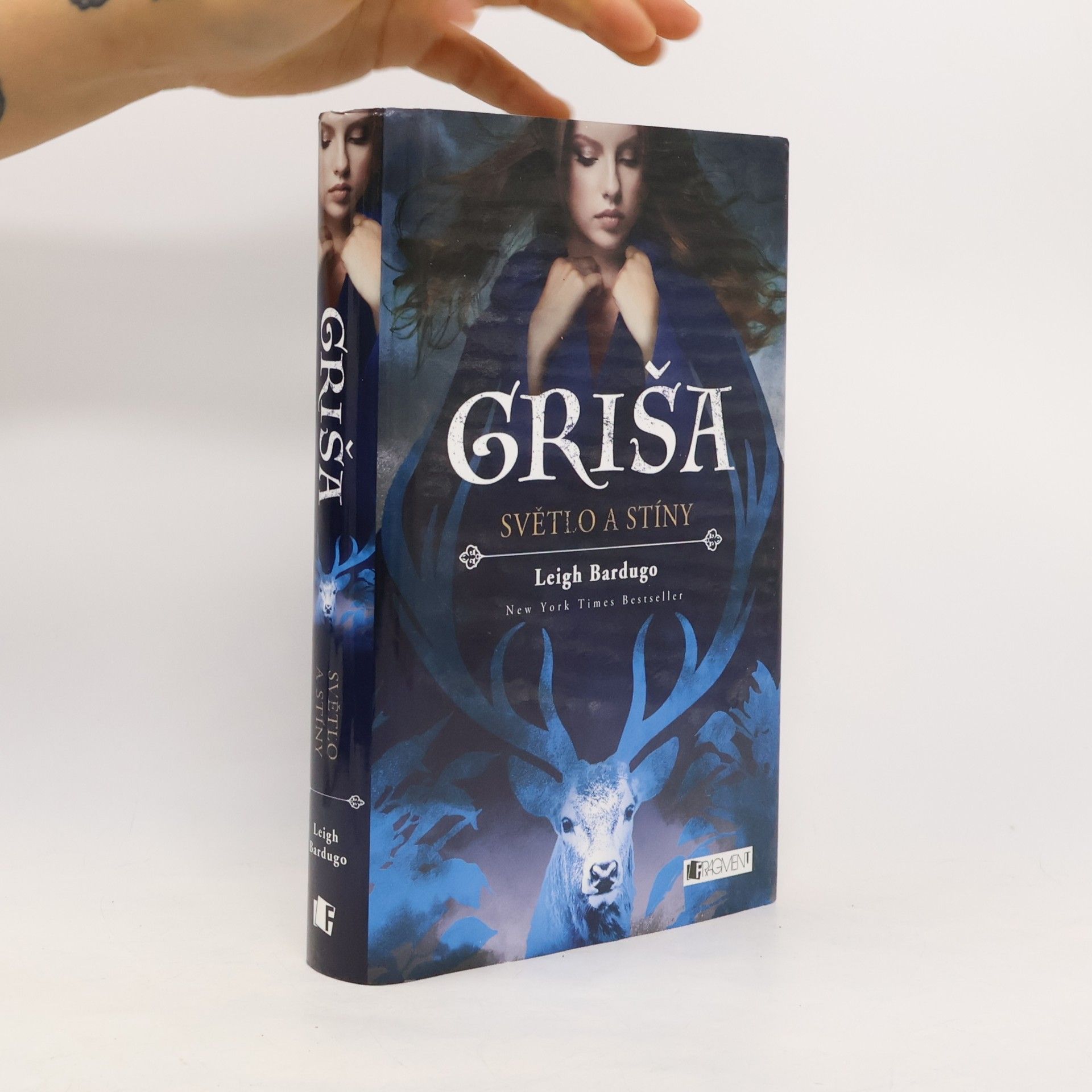 Leigh Bardugo Griša. Světlo a stíny