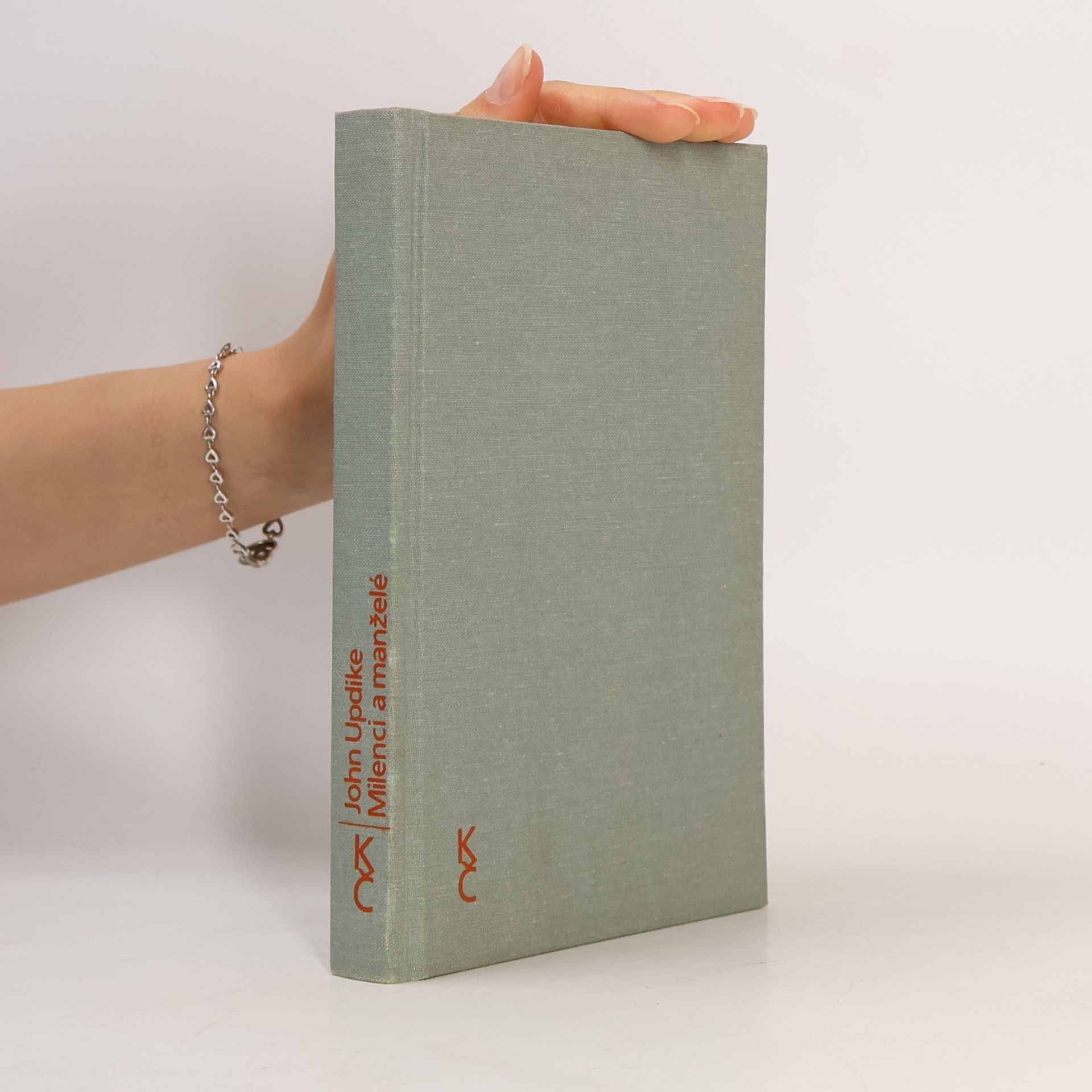 John Updike Milenci a manželé