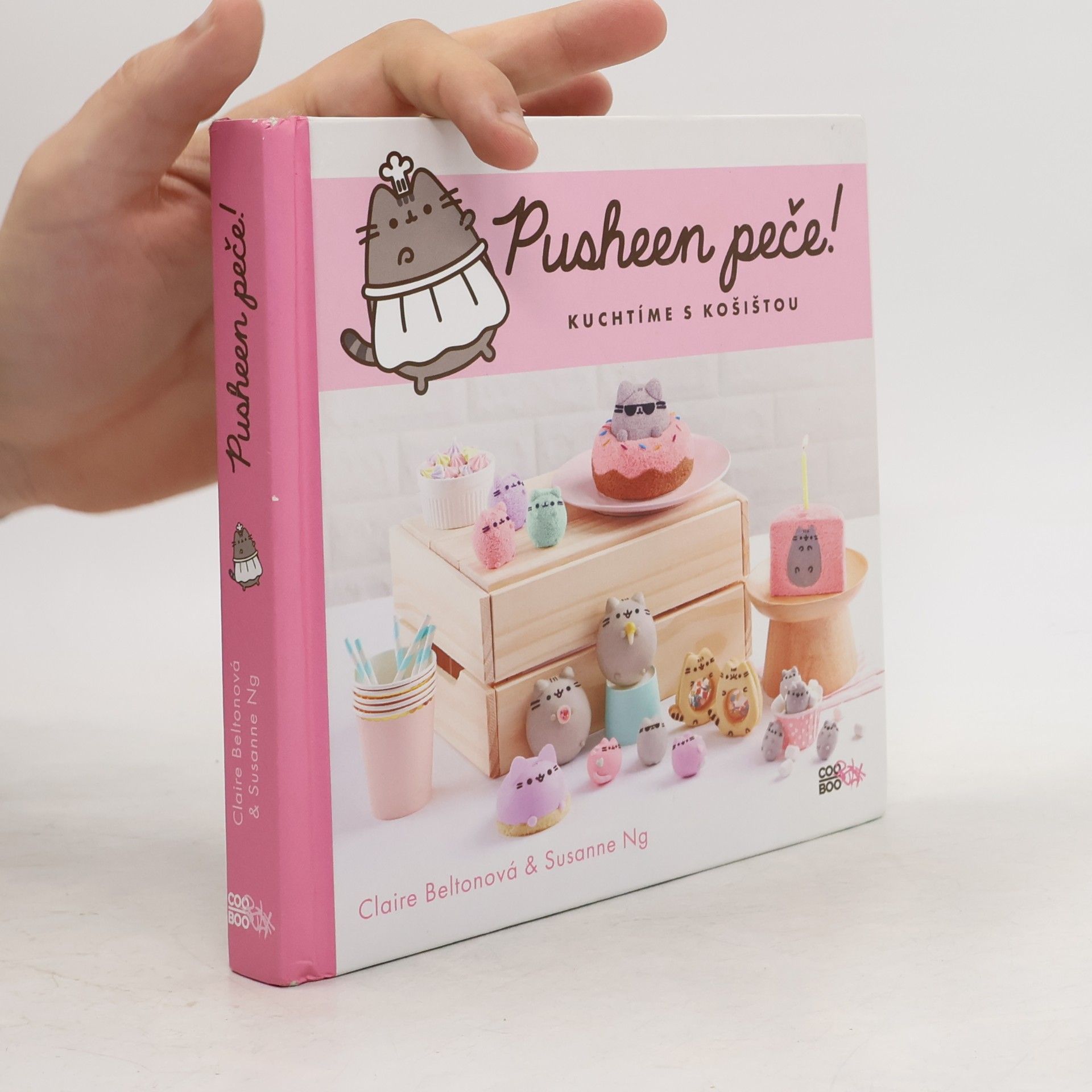 Susanne Ng Pusheen peče!